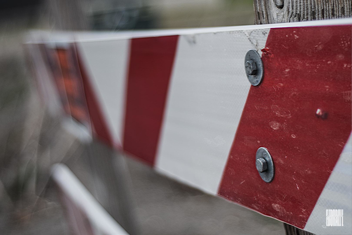 JosephEborall-Dirty-Fence-20200517-8pm-E-7th-S-50.0mm-f-1.8-1160-NIKON-D3300