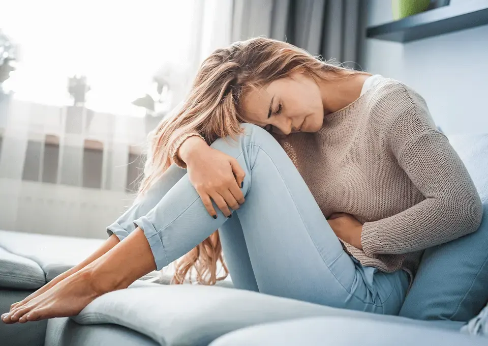 Dolor de vientre: síntomas y causas | Naturella®