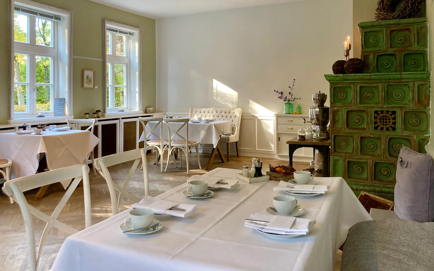 Bild - Teezimmer eingedeckt