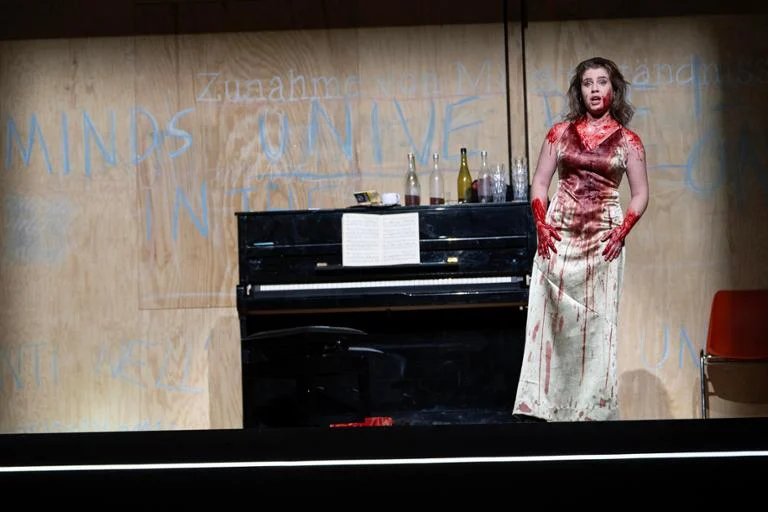 41924175-beatriz-maia-3rthPnDSpN73