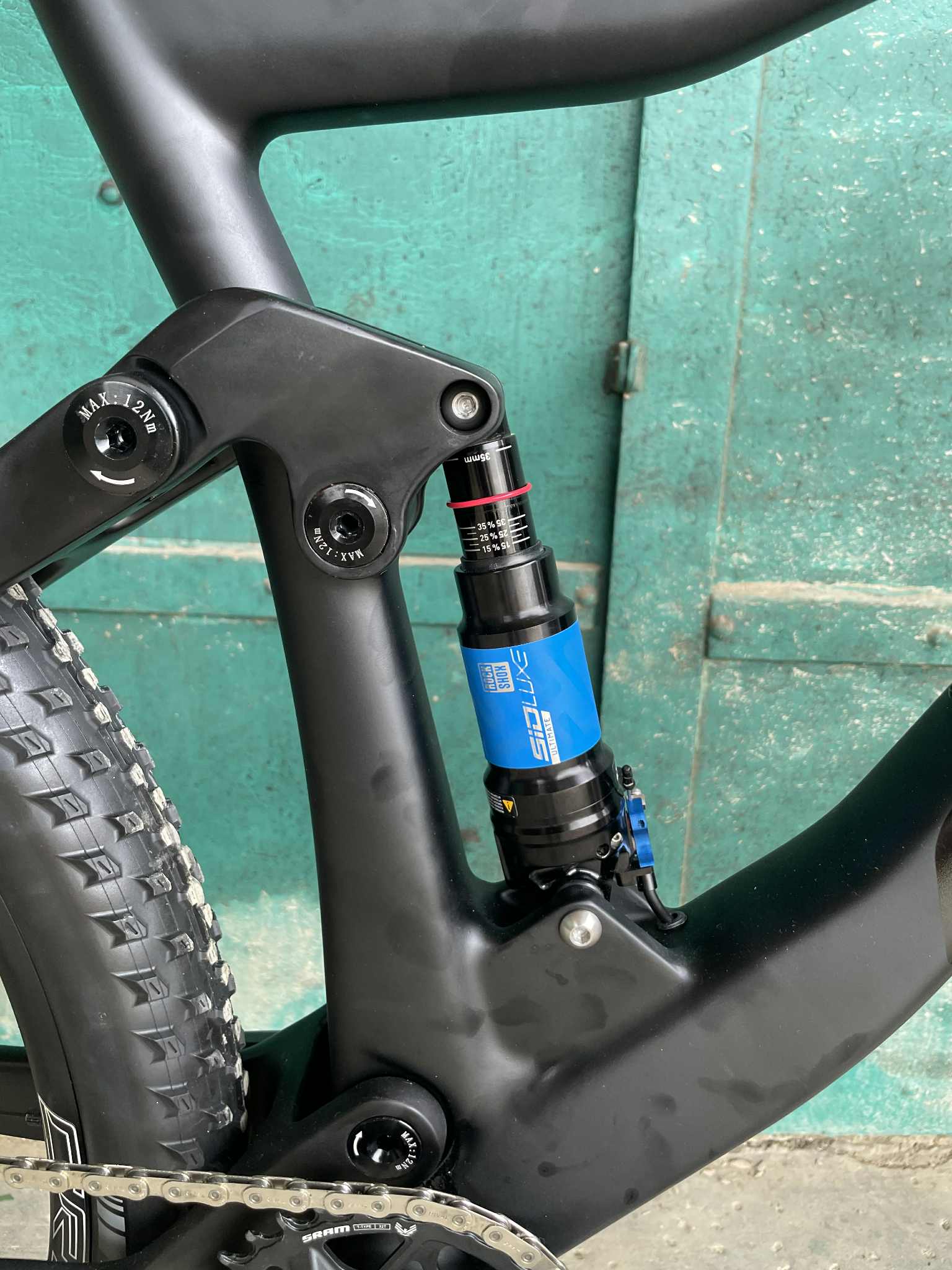 f7b25052-d933-40e0-b19d-e8b23ce62ba5