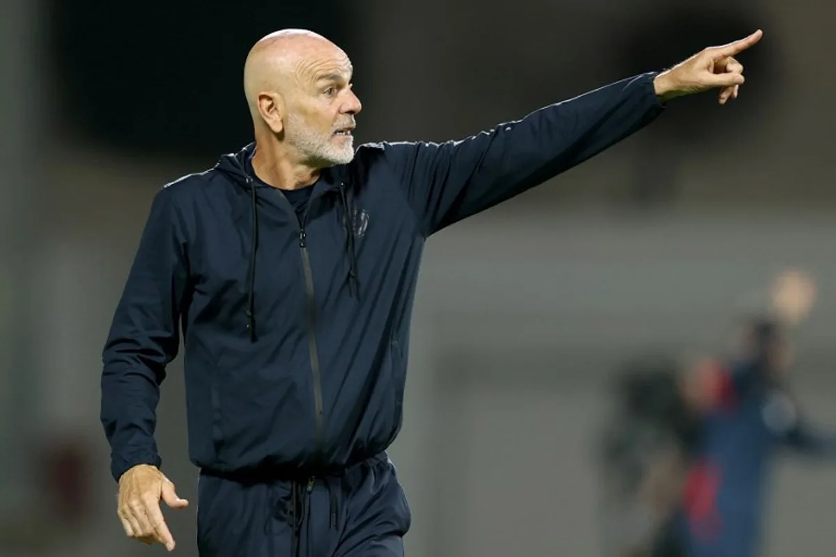 Nassr's Italian coach Stefano Pioli instructs his players during the Saudi Pro League football match between Damac and Al-Nassr at Prince Sultan bin Abdulaziz Sports City in Abha on April 22, 2025. AFP