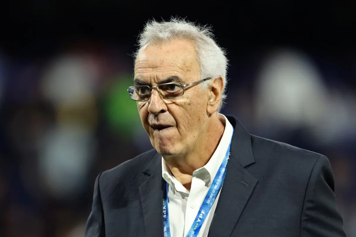 (FILES) Peru's Uruguayan coach Jorge Fossati leaves the field during half-time of the 2026 FIFA World Cup South American qualifiers football match between Argentina and Peru at the La Bombonera stadium in Buenos Aires on November 19, 2024. Uruguayan Jorge Fossati stepped down as Peru's head coach after poor results in the 2024 South American qualifiers for the 2026 World Cup, the Peruvian Football Federation announced on January 16, 2025. ALEJANDRO PAGNI / AFP