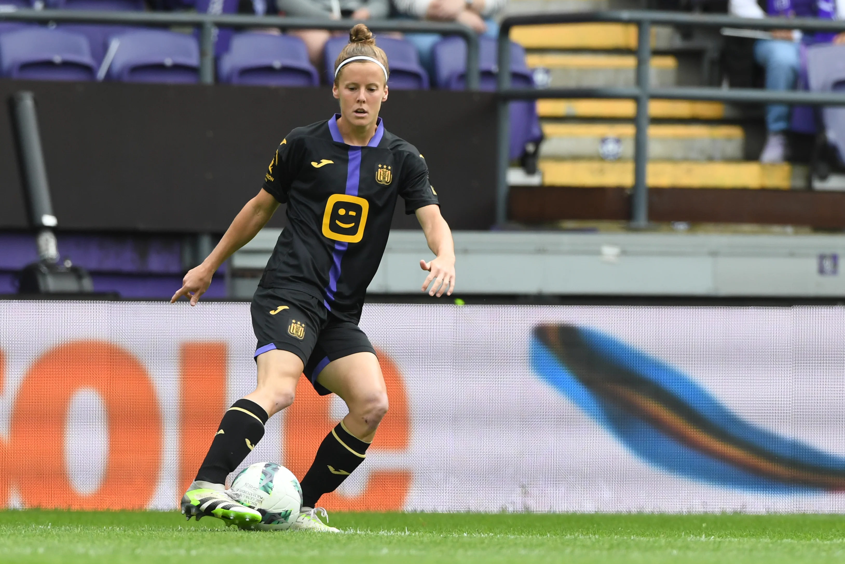 RSCA's Laura Deloose pictured in action during a soccer game between RSCA Women and KRC Genk, Saturday 25 May 2024 in Brussels, on day 10/10 of the play-off group A of the Super League women's championship. BELGA PHOTO JILL DELSAUX