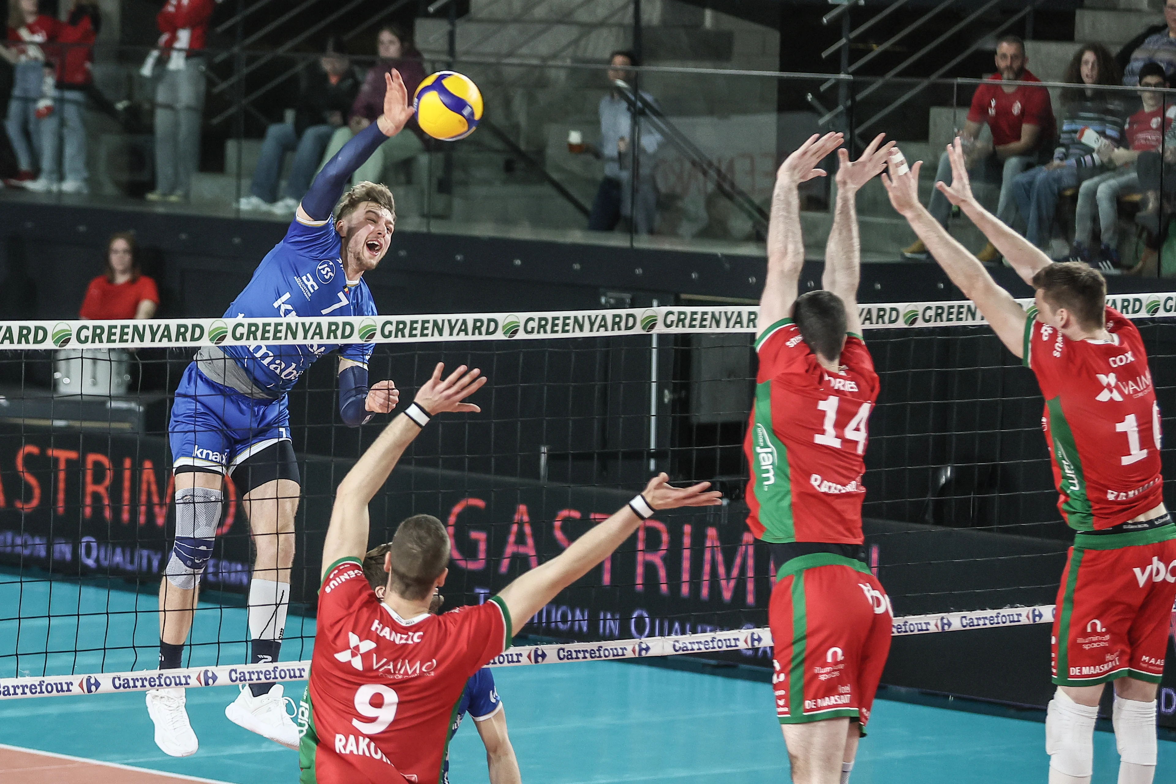 Roeselare's Simon Plaskie pictured in action during a volleyball match between Greenyard Maaseik and Knack Roeselare, Sunday 28 April 2024 in Maaseik, the last match of the best-of-five finals in the Play Offs of the Belgian volleyball competition. BELGA PHOTO BRUNO FAHY