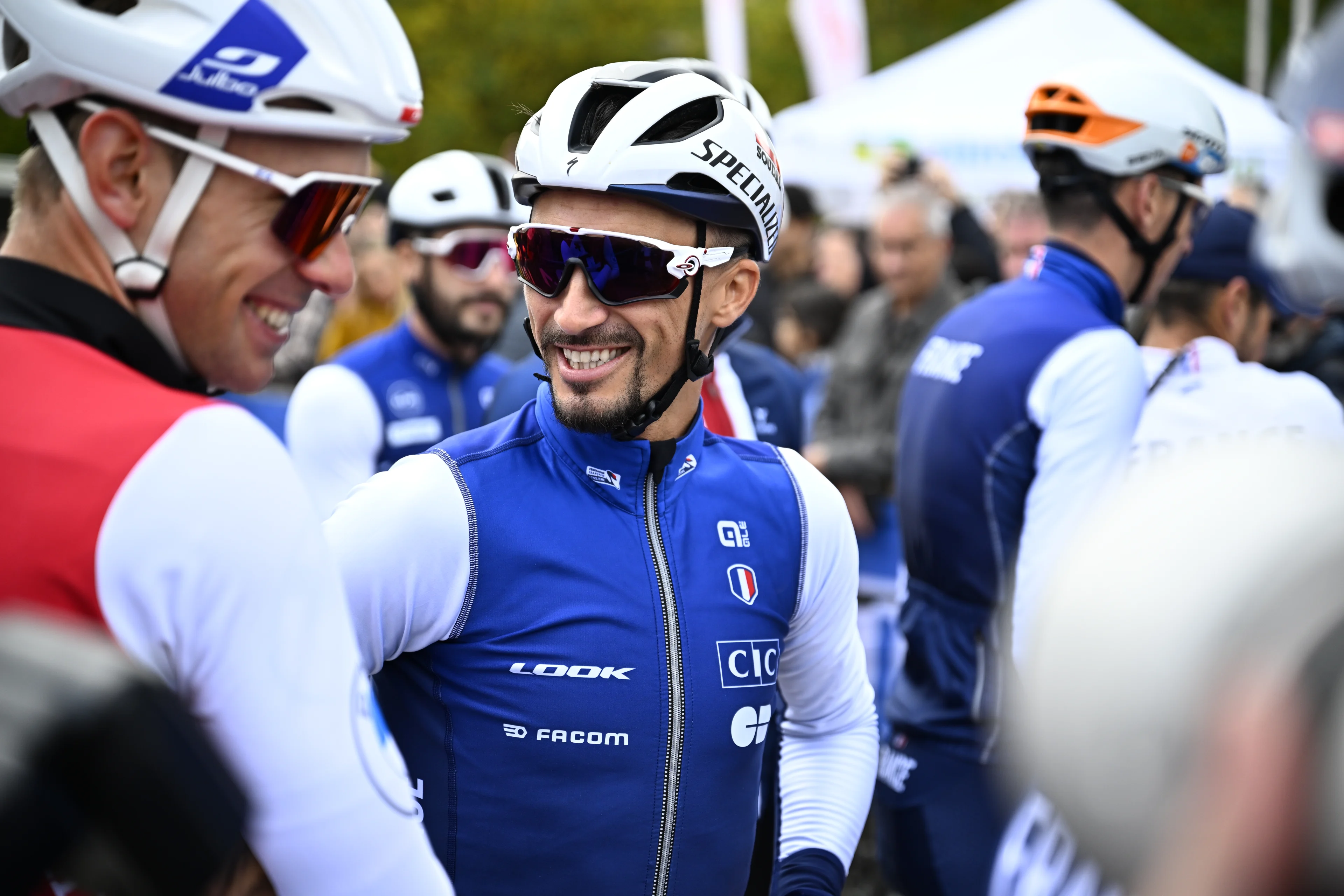 French Julian Alaphilippe pictured at the start of the elite men road race at the 2024 UCI Road and Para-Cycling Road World Championships, Sunday 29 September 2024, in Zurich, Switzerland. The Worlds are taking place from 21 to 29 September. BELGA PHOTO JASPER JACOBS