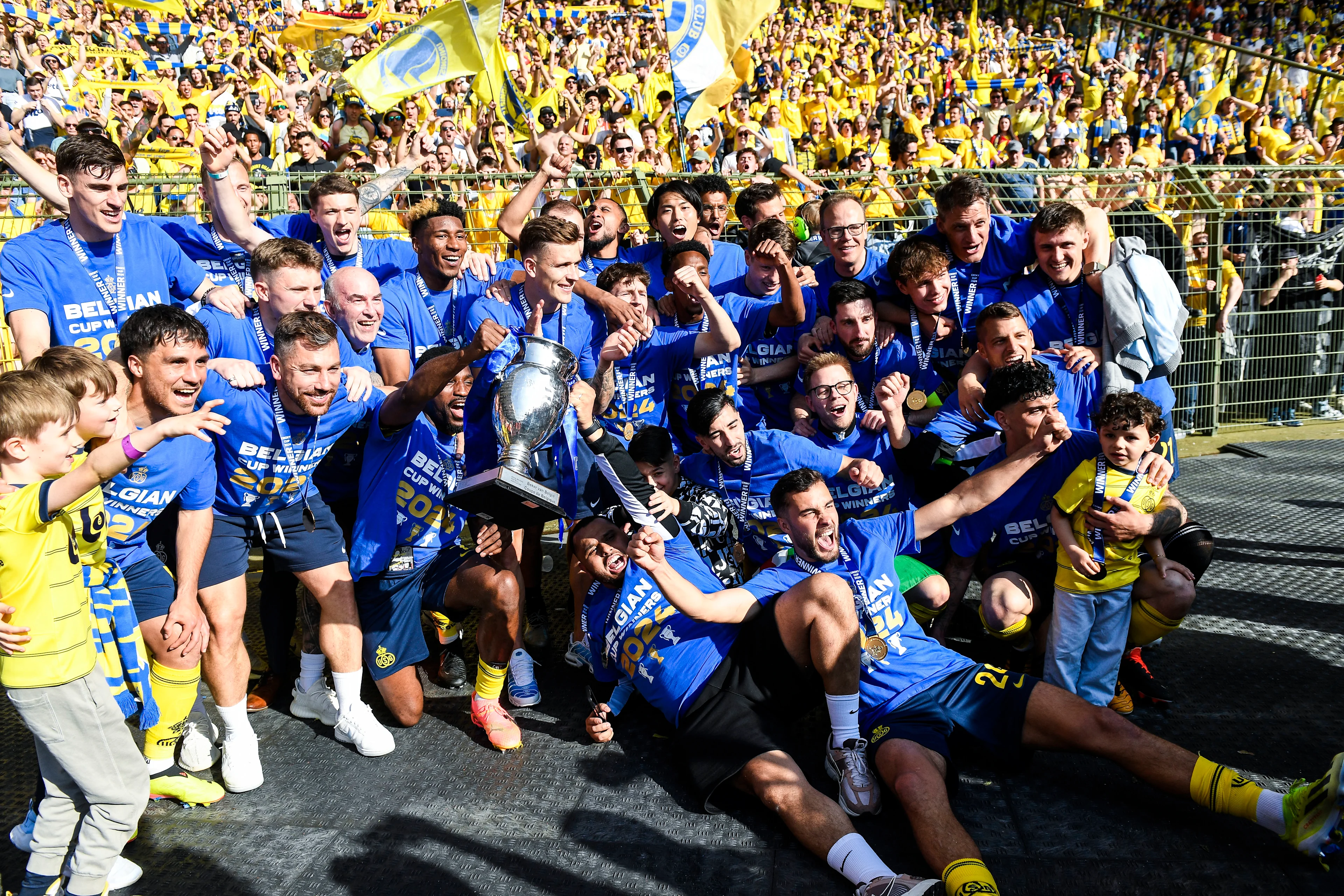 Union players celebrate after winning the match between RUSG Royale Union Saint-Gilloise vs RAFC Royal Antwerp FC, the final of the Belgian Croky Cup, at the King Baudouin stadium in Brussels, Thursday 09 May 2024. BELGA PHOTO GOYVAERTS