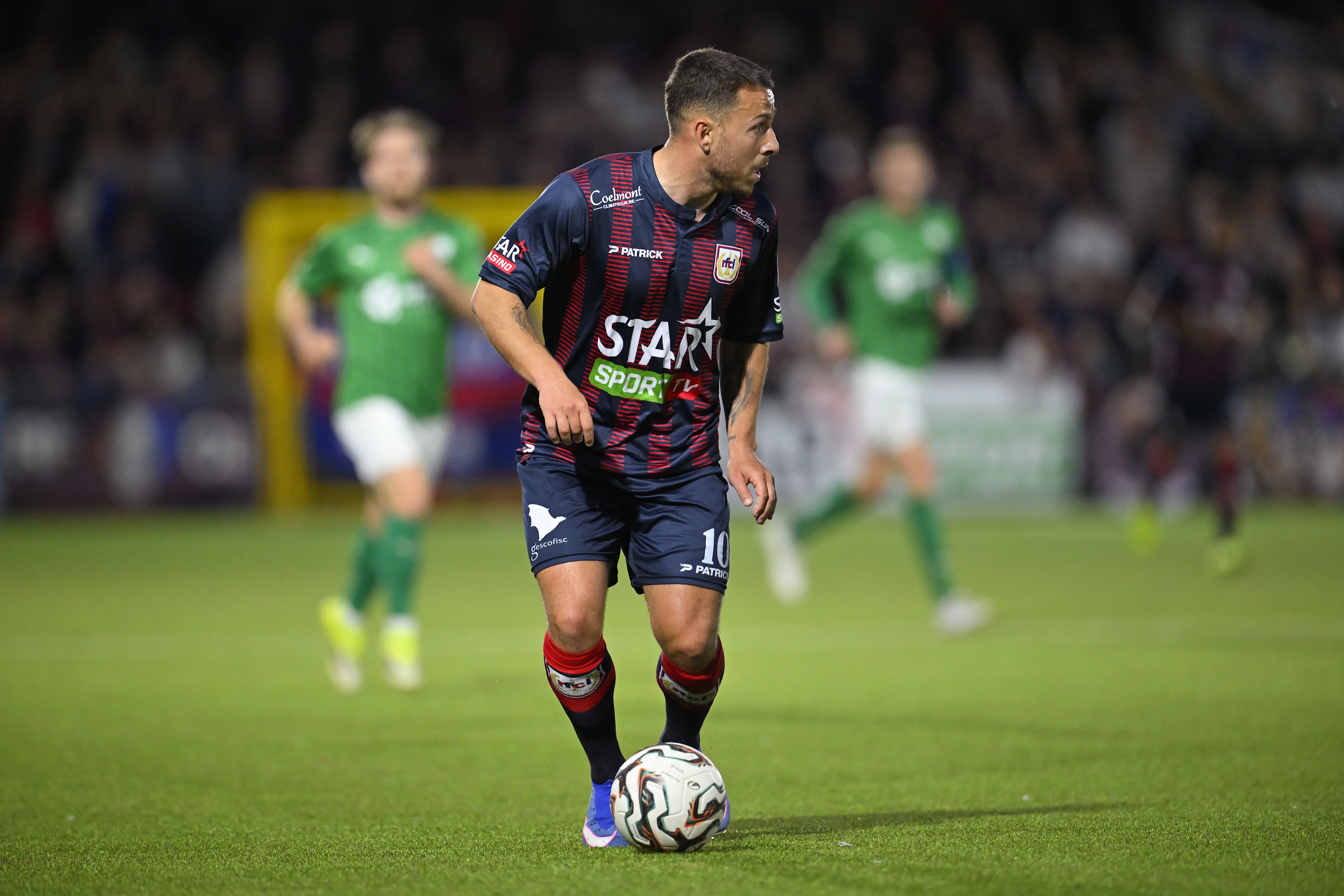 Liege's Kylian Hazard controls the ball during a soccer game between RFC Liege and Lommel SK, Monday 27 April 2026 in Liege, the return leg of the Semi-Finals of the Promotion Play-Offs of the 2025-2026 'Challenger Pro League' 1B second division of the Belgian championship. Lommel won 3-0 the first leg. BELGA PHOTO JOHN THYS