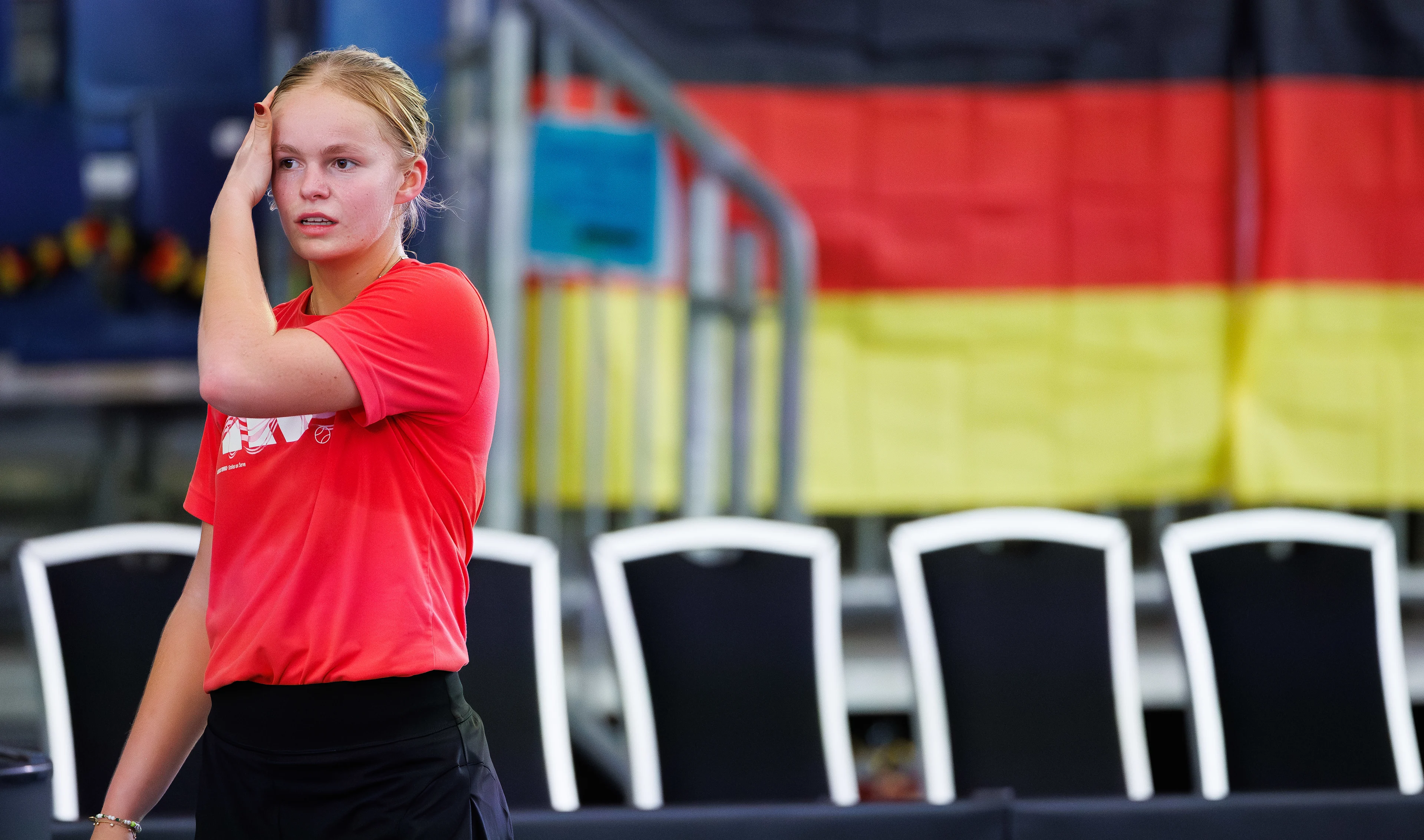 Jeline Vandromme pictured during a training session of the Belgian tennis players competing in the upcoming Billie Jean King Cup Play-offs, on Friday 14 November 2025 in Ismaning, Germany. This weekend Belgium will meet Germany and Turkey. PHOTO BENOIT DOPPAGNE