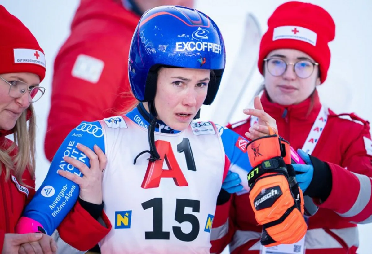 France's Clara Direz reacts after not finishing the second run of the Giant Slalom event during the FIS Alpine Skiing Women's World Cup in Semmering, Austria on December 28, 2024.  GEORG HOCHMUTH / APA / AFP