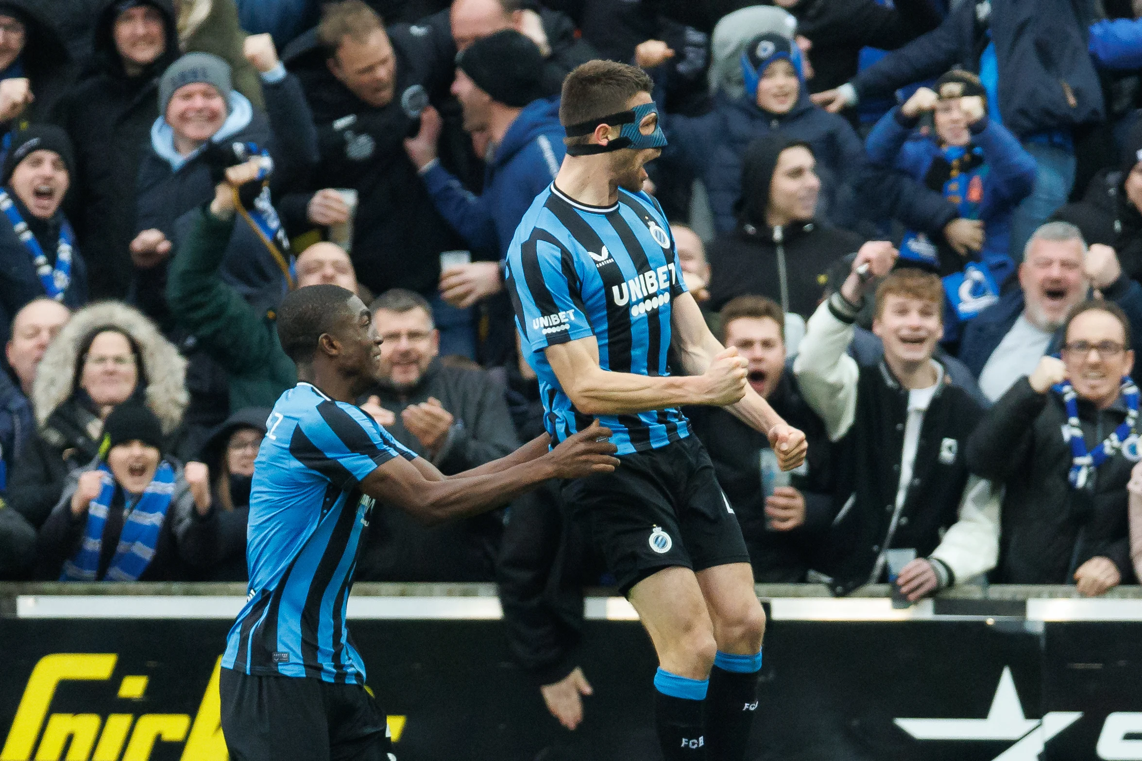 Club's Brandon Mechele celebrates after scoring during a soccer match between Club Brugge KV and KRC Genk, Sunday 15 December 2024 in Brugge, on day 18 of the 2024-2025 season of the 'Jupiler Pro League' first division of the Belgian championship. BELGA PHOTO KURT DESPLENTER