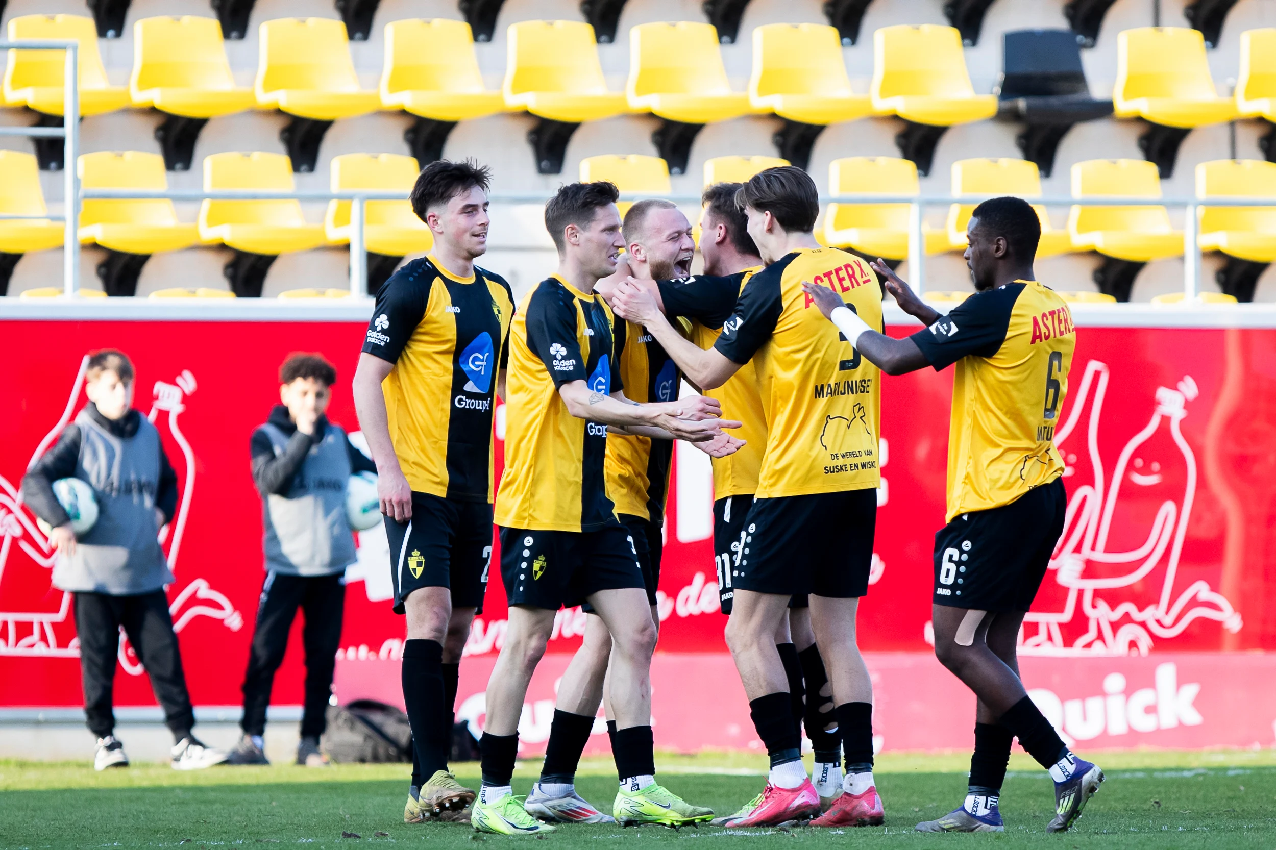 Lierse's Wout De Buyser and teammates celebrate after scoring a soccer match between Lierse SK and RSCA Futures, Saturday 08 March 2025 in Lier, on day 25 of the 2024-2025 'Challenger Pro League' 1B second division of the Belgian championship. BELGA PHOTO KRISTOF VAN ACCOM