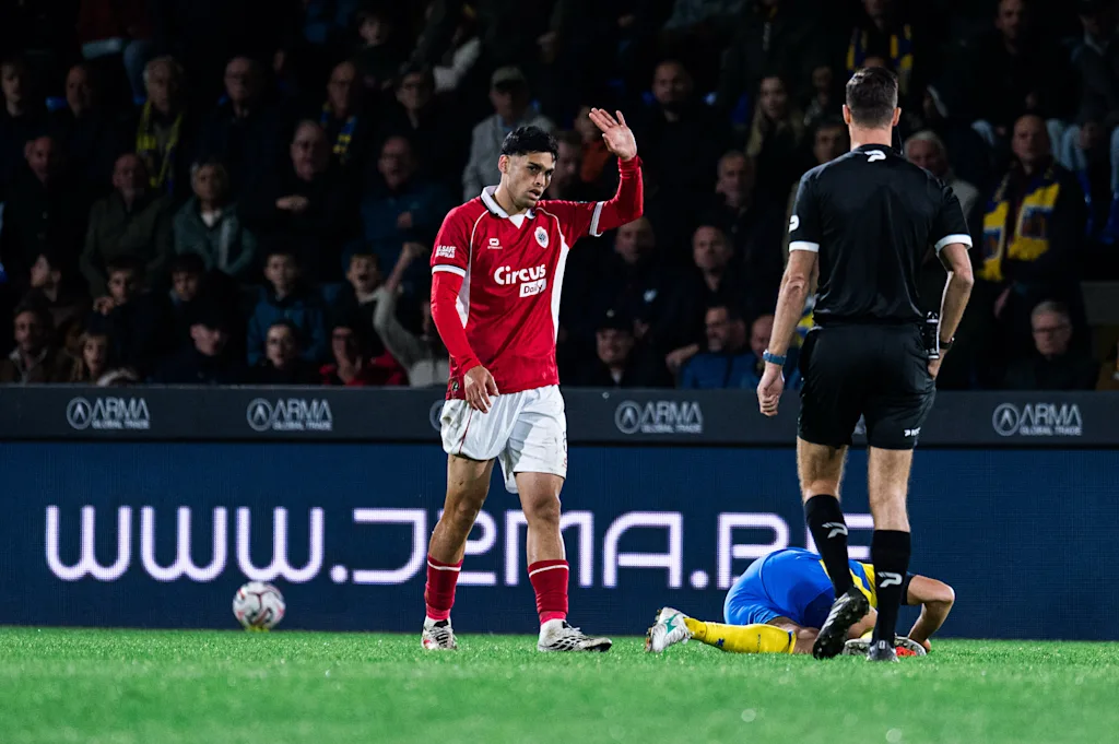 Antwerp's Mauricio Benitez looks dejected during a soccer match between KVC Westerlo and Royal Antwerp FC, Sunday 11 October 2026 in Westerlo, on day 8 of the 2026-2027 'Jupiler Pro League' first division of the Belgian championship. BELGA PHOTO EMILE WINDAL