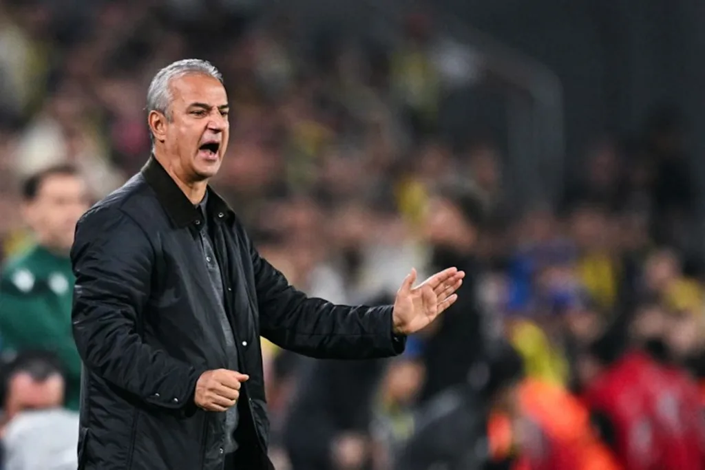 Fenerbahce's Turkish coach Ismail Kartal reacts during the UEFA Champions League first round day 3 football match between Fenerbahce and Slavia Prague at the Fenerbahce Sukru Saracoglu Spor Kompleksi stadium in Istanbul on October 20, 2026. Ozan KOSE / AFP