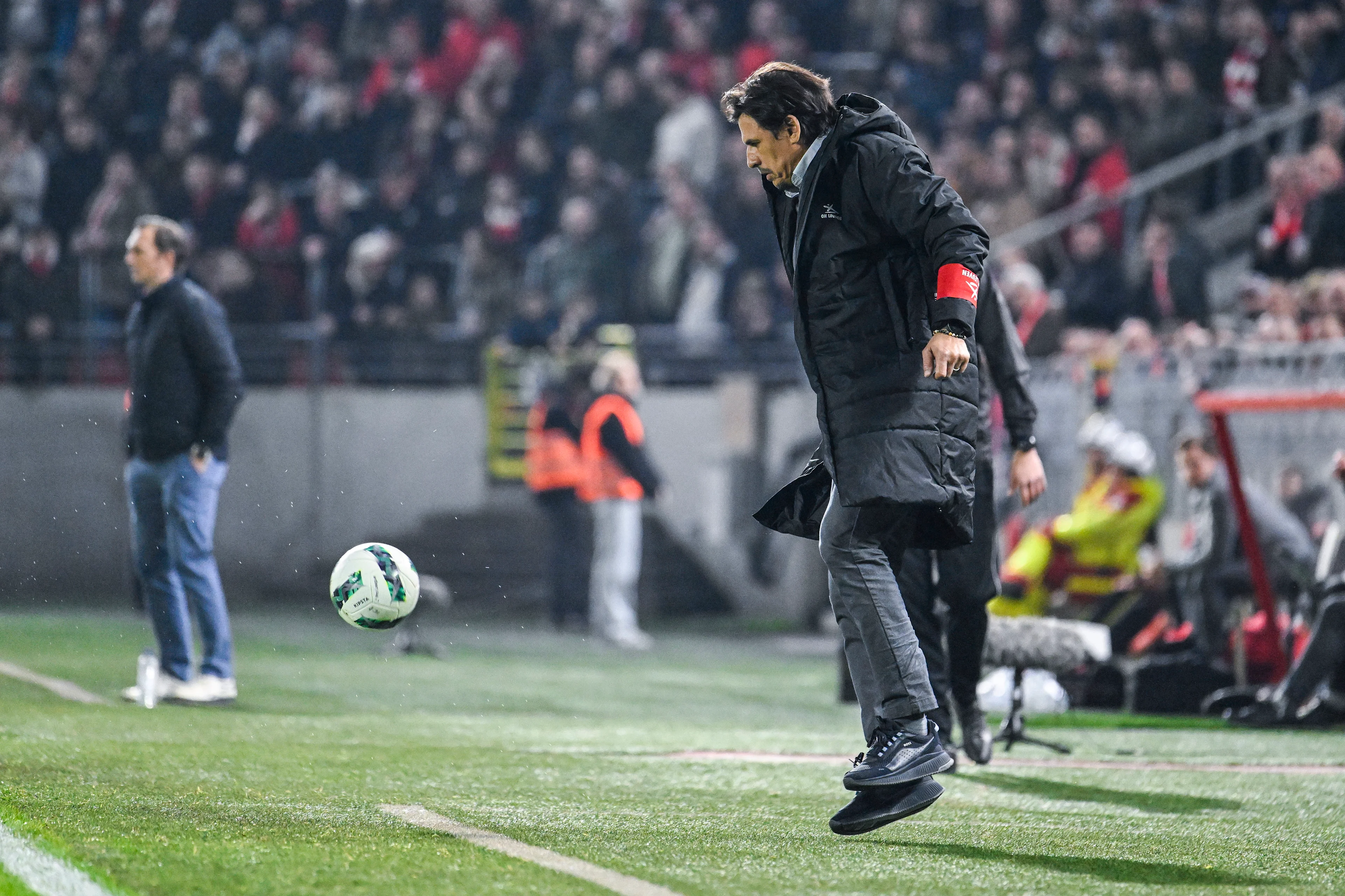 OHL's head coach Chris Coleman pictured in action during a soccer match between Royal Antwerp FC and Oud-Heverlee Leuven, Saturday 22 February 2025 in Antwerp, on day 27 of the 2024-2025 season of the 'Jupiler Pro League' first division of the Belgian championship. BELGA PHOTO TOM GOYVAERTS