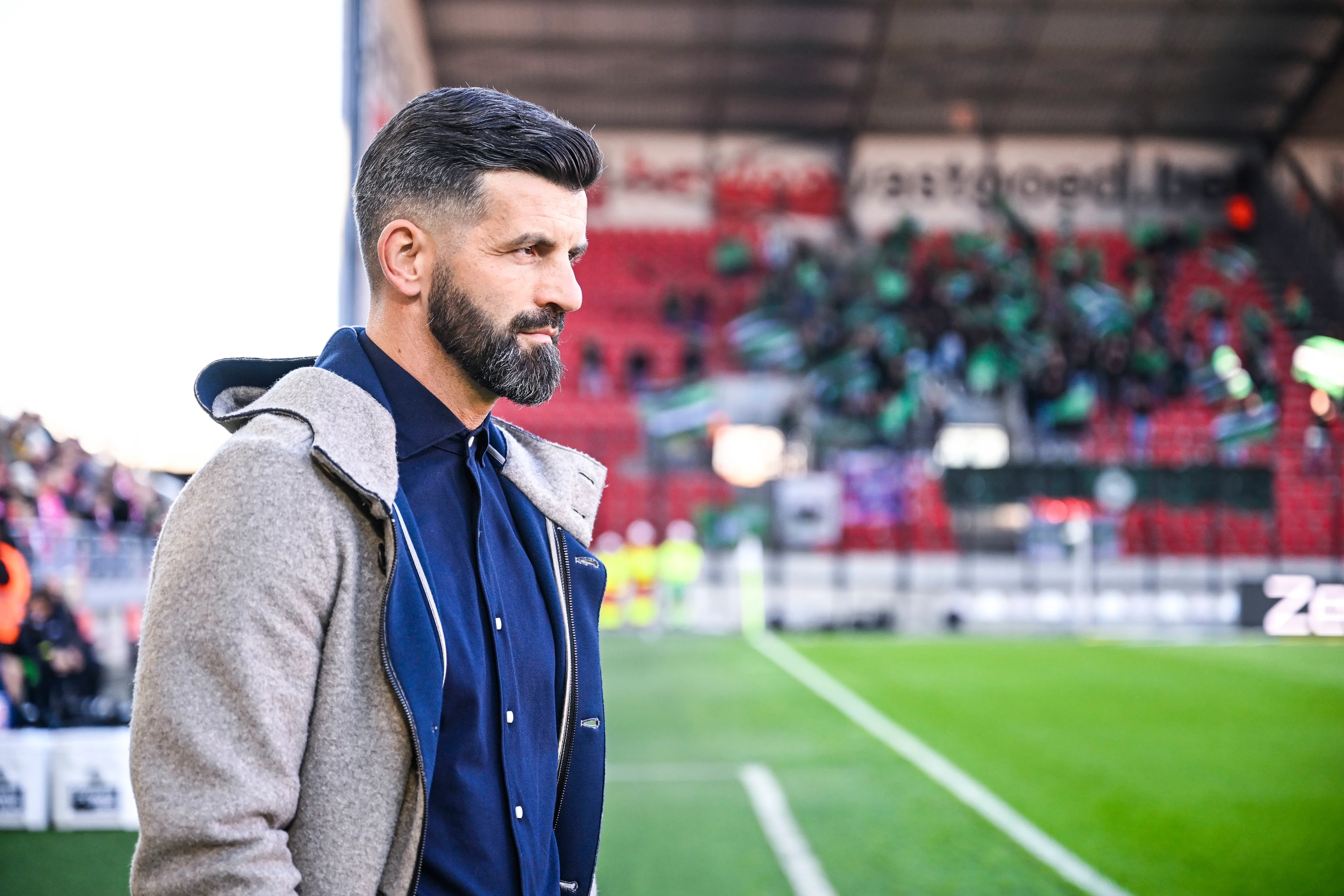 Cercle's head coach Miron Muslic pictured at the start of a soccer match between Royal Antwerp FC and Cercle Brugge, Sunday 06 October 2024 in Antwerp, on day 10 of the 2024-2025 season of the 'Jupiler Pro League' first division of the Belgian championship. BELGA PHOTO TOM GOYVAERTS