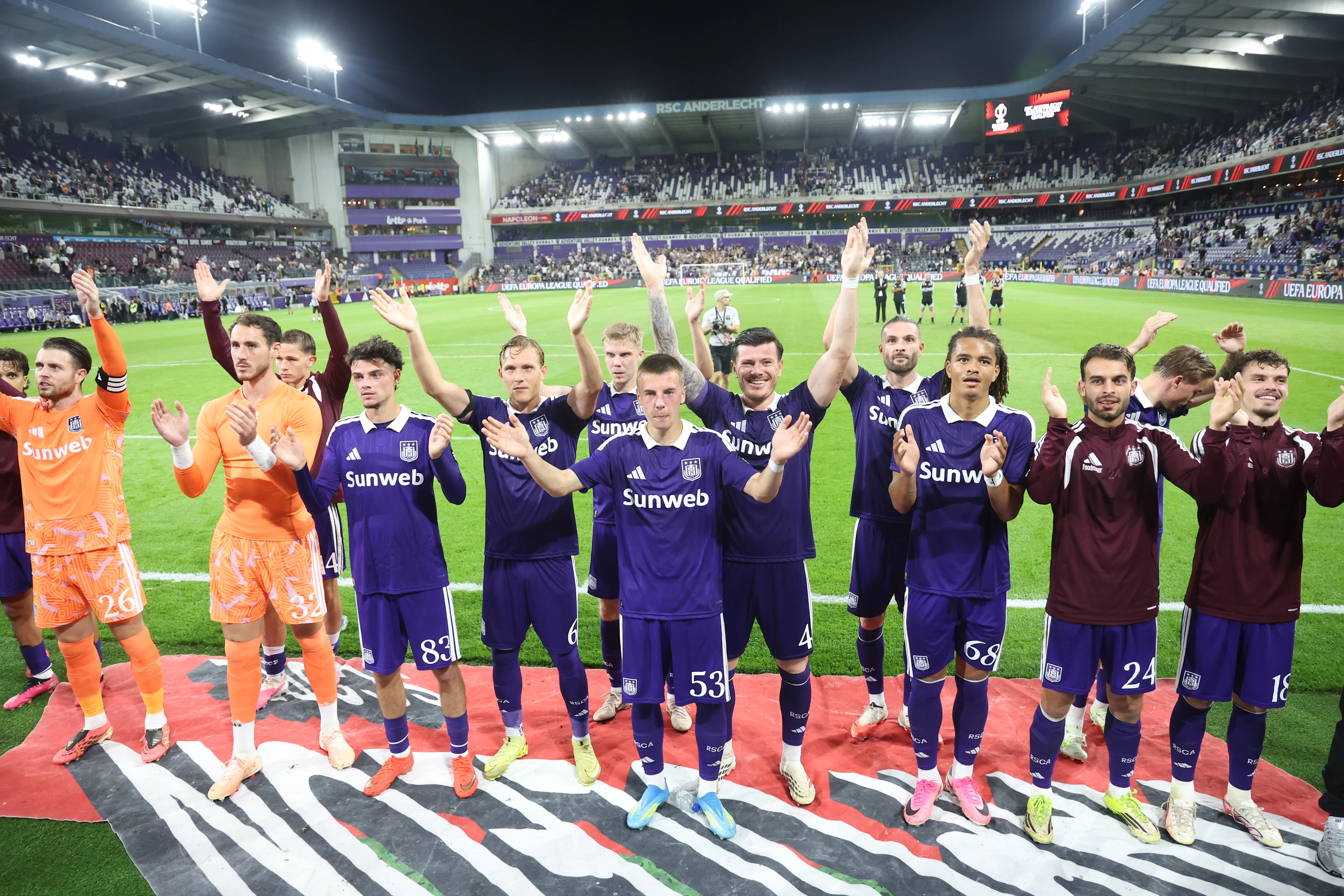 Anderlecht's players pictured after winning a soccer game between Belgian soccer team RSC Anderlecht and Kazakh Kairat Almaty, Thursday 27 August 2026 in Brussels, in on the return leg of the play-off round for the UEFA Europa League phase. BELGA PHOTO VIRGINIE LEFOUR