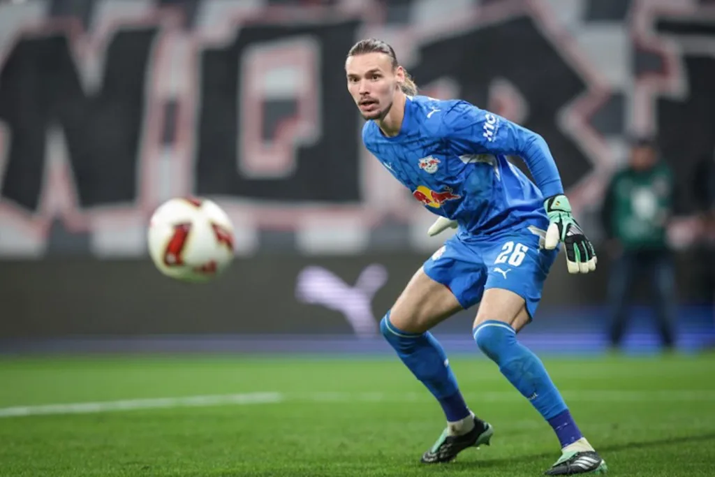 Leipzig's Belgian goalkeeper #26 Maarten Vandevoordt eyes the ball during the German first divison Bundesliga football match between RB Leipzig and Eintracht Frankfurt in Leipzig, eastern Germany on October 10, 2026. Ronny HARTMANN / AFP