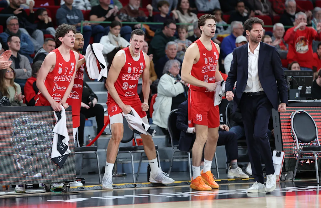 Spirou's players celebrate after scoring during a basketball match between Spirou Charleroi and BC Oostende, Friday 23 October 2026 in Charleroi, on day 4 of the 'BNXT League' Belgian and Dutch first division basket championship. BELGA PHOTO VIRGINIE LEFOUR