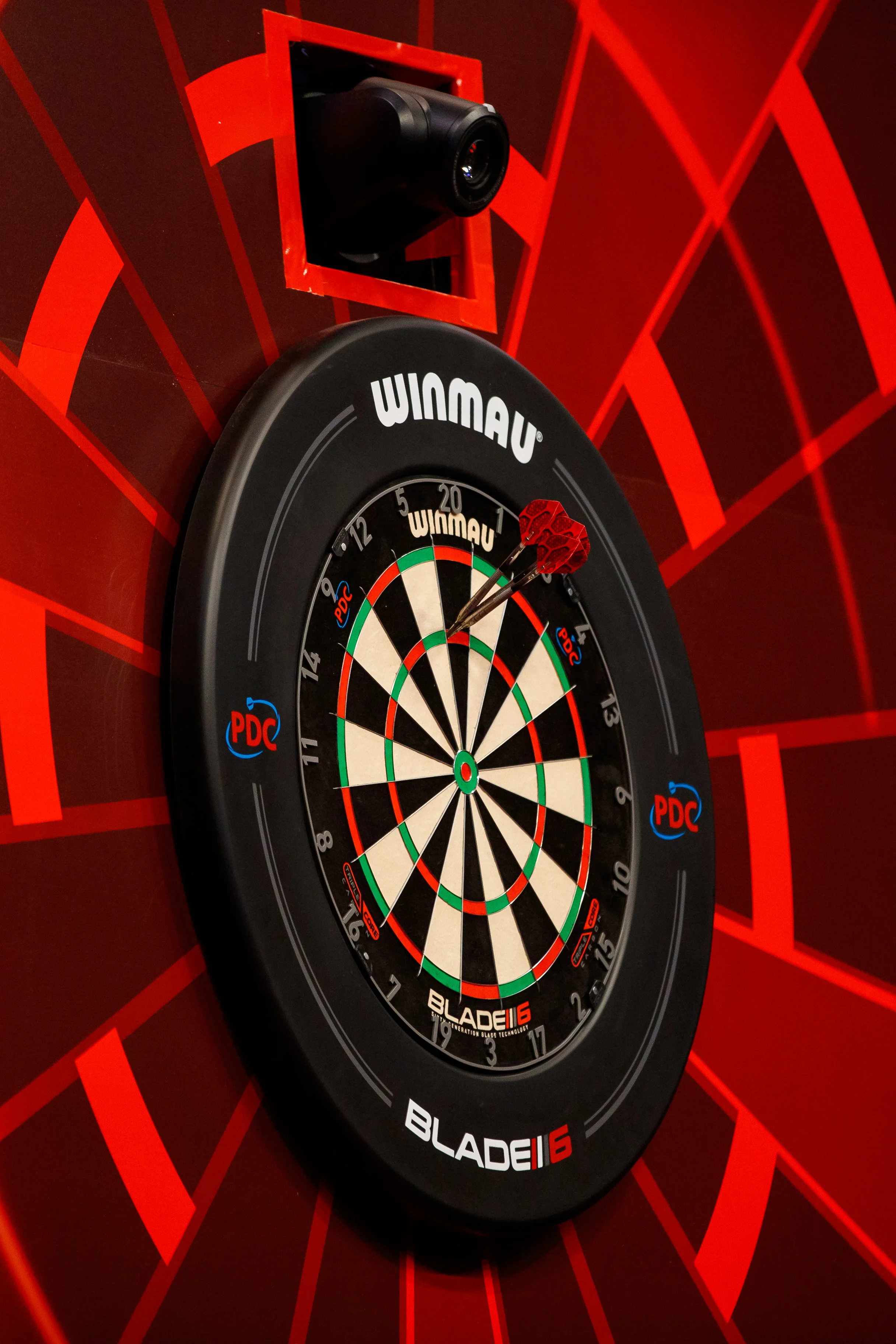 Illustration picture shows a top score of 180 the third day of the Belgian Darts Open, Sunday 25 September 2022 in Wieze, a tournament in the European Tour that takes places from September 23 until September 25. BELGA PHOTO JEF MATTHEE