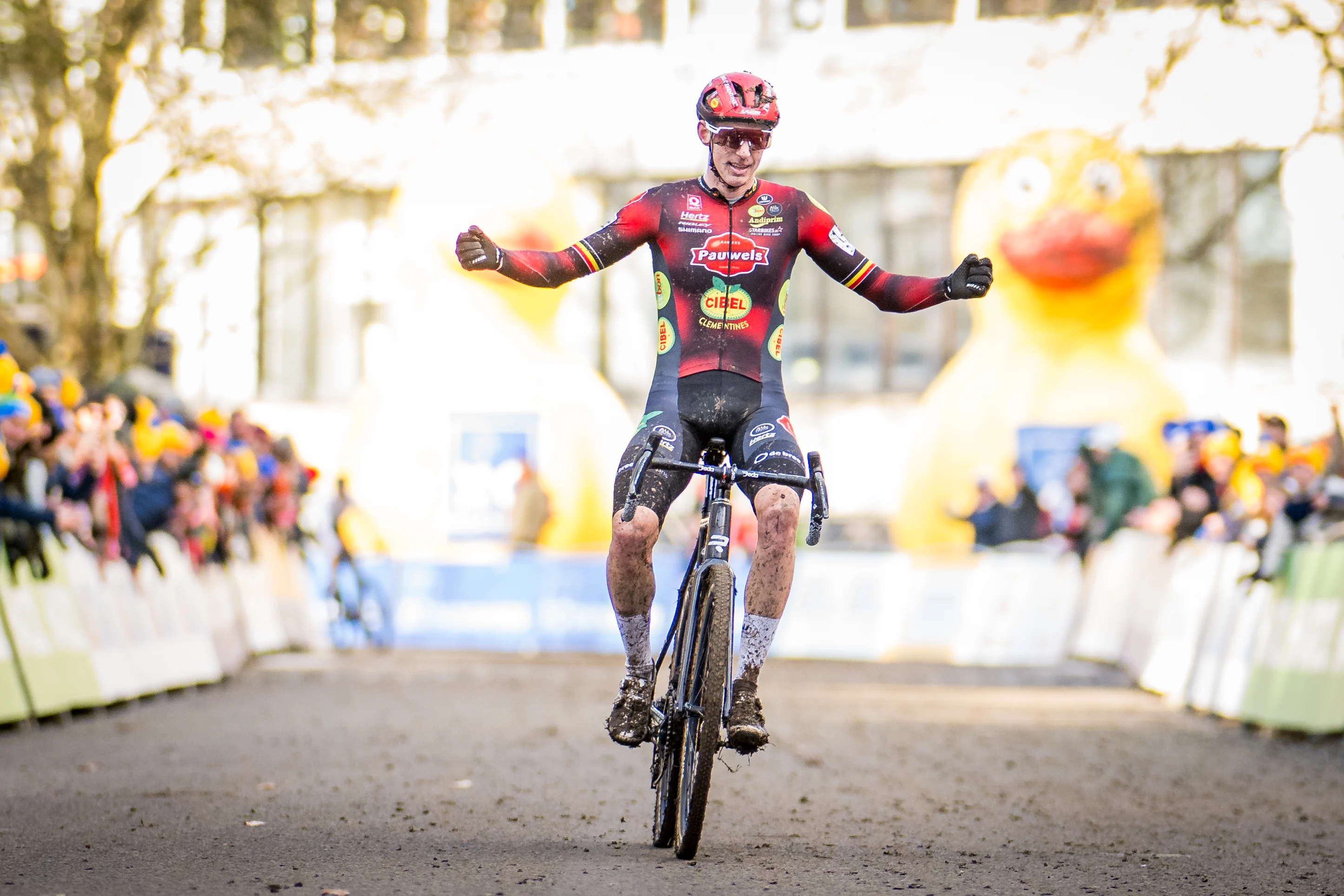 Belgian Michael Vanthourenhout celebrates as he crosses the finish line to win the men elite race of the 'Brussels Universities' cyclocross cycling event, stage 8/8 in the 'X20 Badkamers Trofee' competition, Sunday 16 February 2025 in Brussels, Belgium. BELGA PHOTO JASPER JACOBS