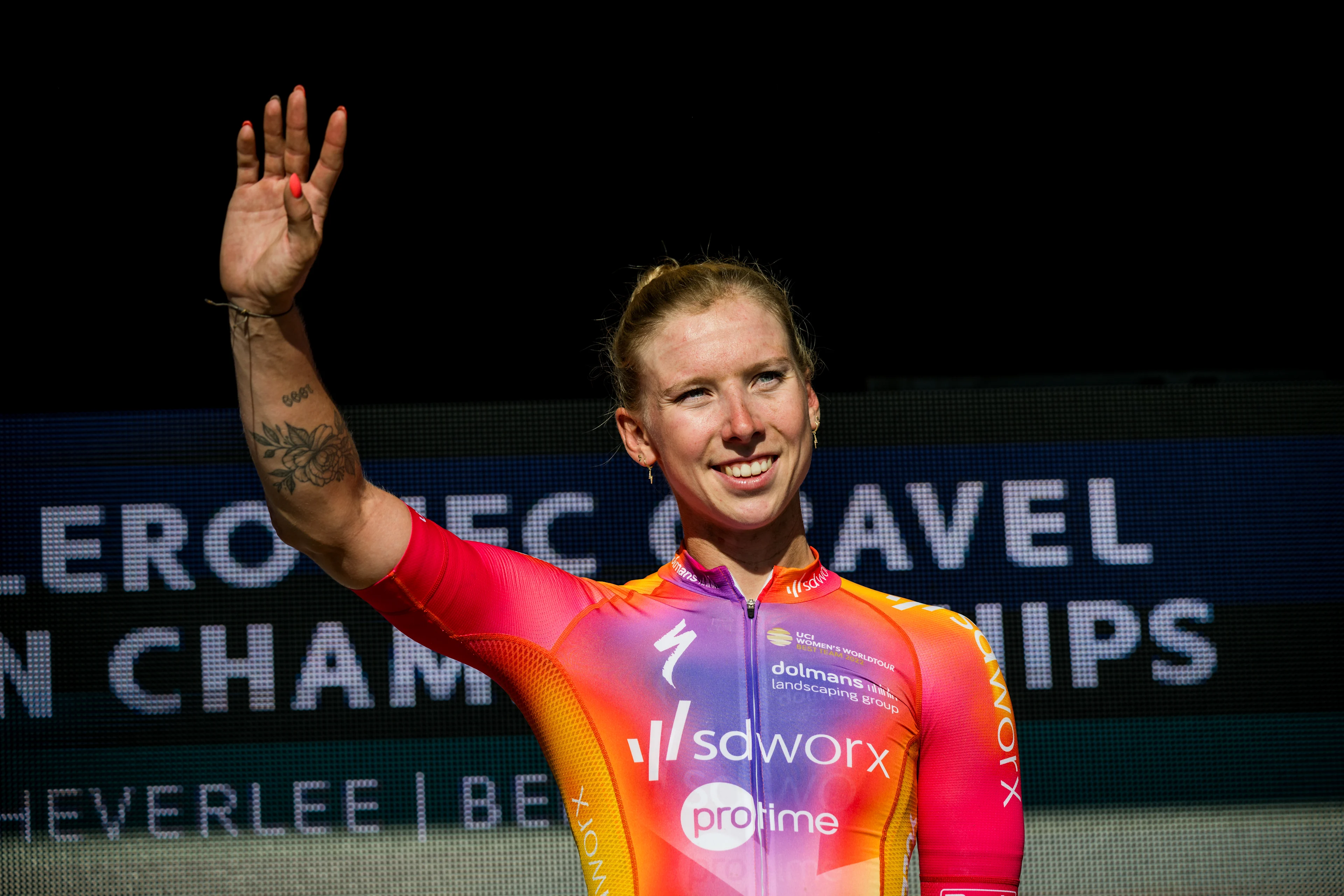 Dutch Lorena Wiebes celebrates on the podium after winning the elite race at the European and Belgian Gravel Championships, Sunday 01 October 2023, in Heverlee, Leuven. BELGA PHOTO JASPER JACOBS