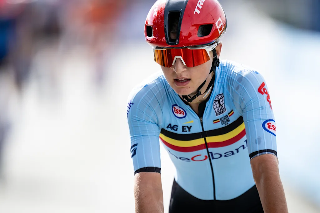 Belgian Fleur Moors crosses the finish line at the Women U23 Road Race race (88,4km) at the cycling UEC Road European Championships, in Ljubljana, Slovenia Friday 2 October 2026. The UEC Road European Championships are taking place from 02 to 07 October in Ljubljana, Slovenia. BELGA PHOTO DAVID PINTENS