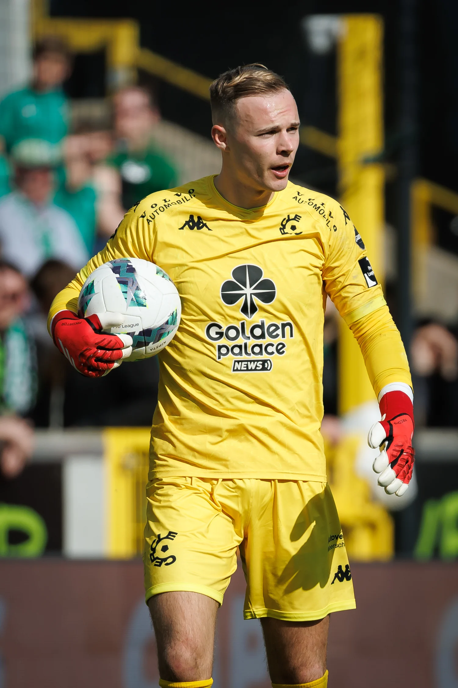 Cercle's goalkeeper Maxime Delanghe looks dejected during a soccer game between Cercle Brugge and Club Brugge, Sunday 09 March 2025 in Brugge, on day 29 of the 2024-2025 season of the "Jupiler Pro League" first division of the Belgian championship. BELGA PHOTO KURT DESPLENTER