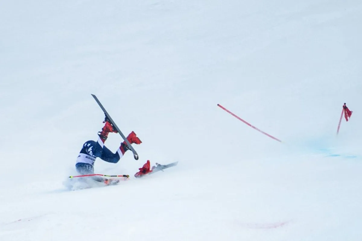 Mikaela Shiffrin of team USA crashes in the Giant Slalom second run during the 2024/2025 Women's World Cup Giant Slalom in Killington, Vermont, on November 30, 2024.  Joseph Prezioso / AFP