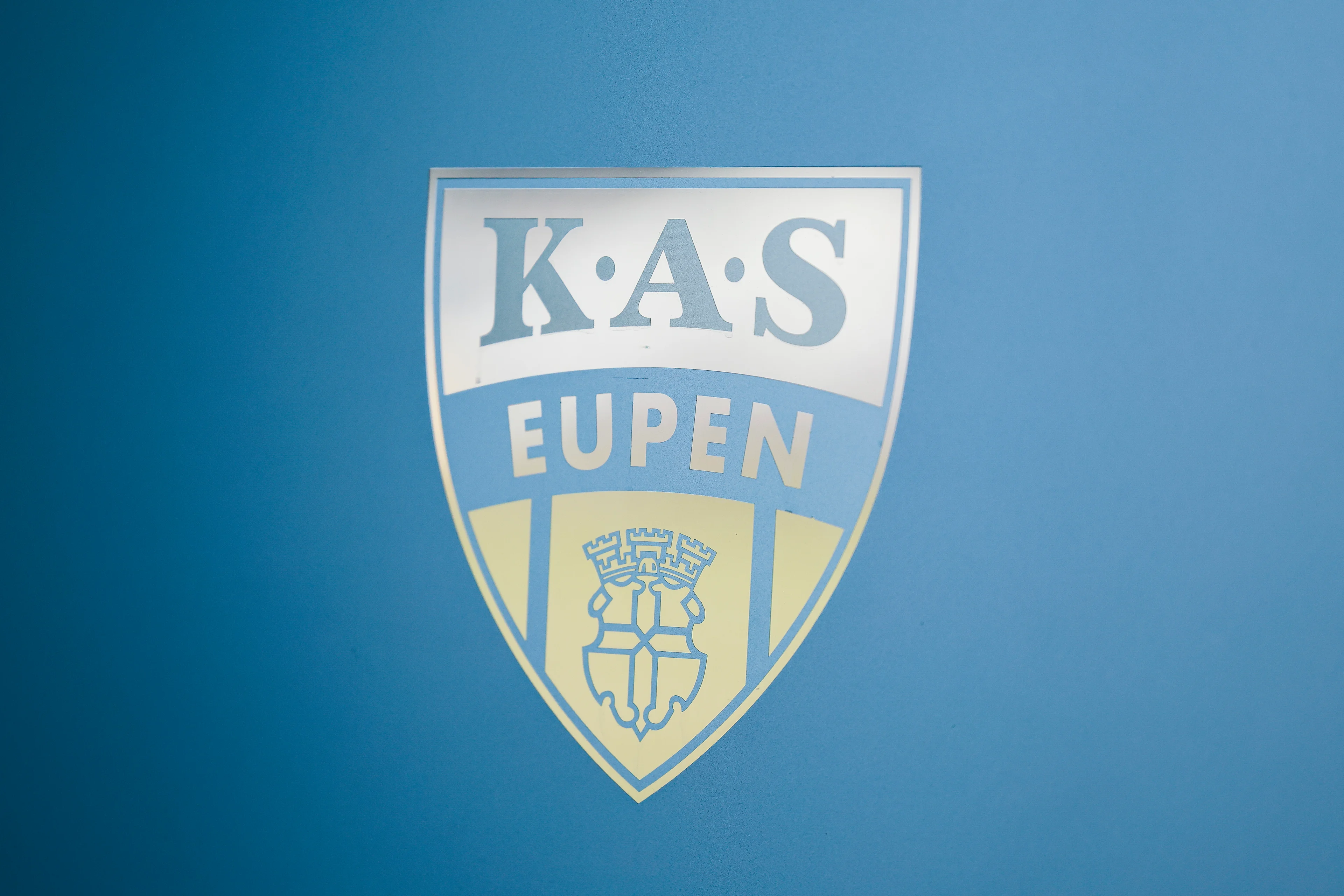 K.A.S. Eupen logo pictured at the weekly press conference of Belgian soccer team KAS Eupen, Thursday 31 October 2024 in Eupen, to discuss the next game in the challenger pro league national competition. BELGA PHOTO NATACHA FREISEN