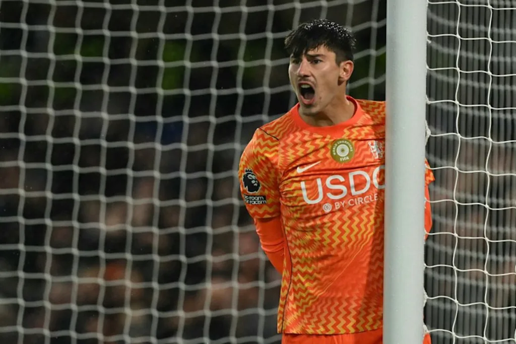 Chelsea's Belgian goalkeeper #39 Mike Penders shouts instructions during the English Premier League football match between Chelsea and Tottenham Hotspur at Stamford Bridge in London on October 24, 2026. Glyn KIRK / AFP