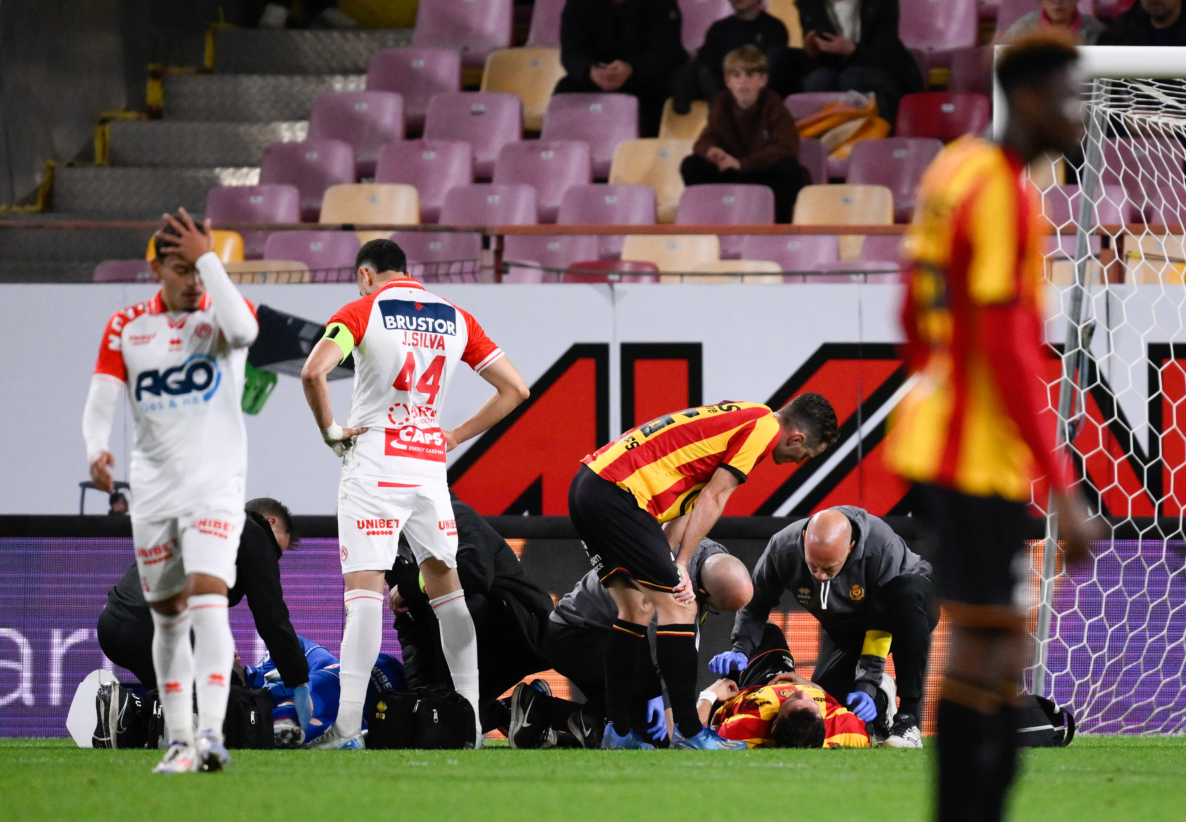 Kortrijk's goalkeeper Patrik Gunnarsson and Mechelen's Kerim Mrabti look injured during a soccer match between KV Mechelen and KV Kortrijk, Sunday 20 October 2024 in Mechelen, on day 11 of the 2024-2025 season of the 'Jupiler Pro League' first division of the Belgian championship. BELGA PHOTO JOHN THYS