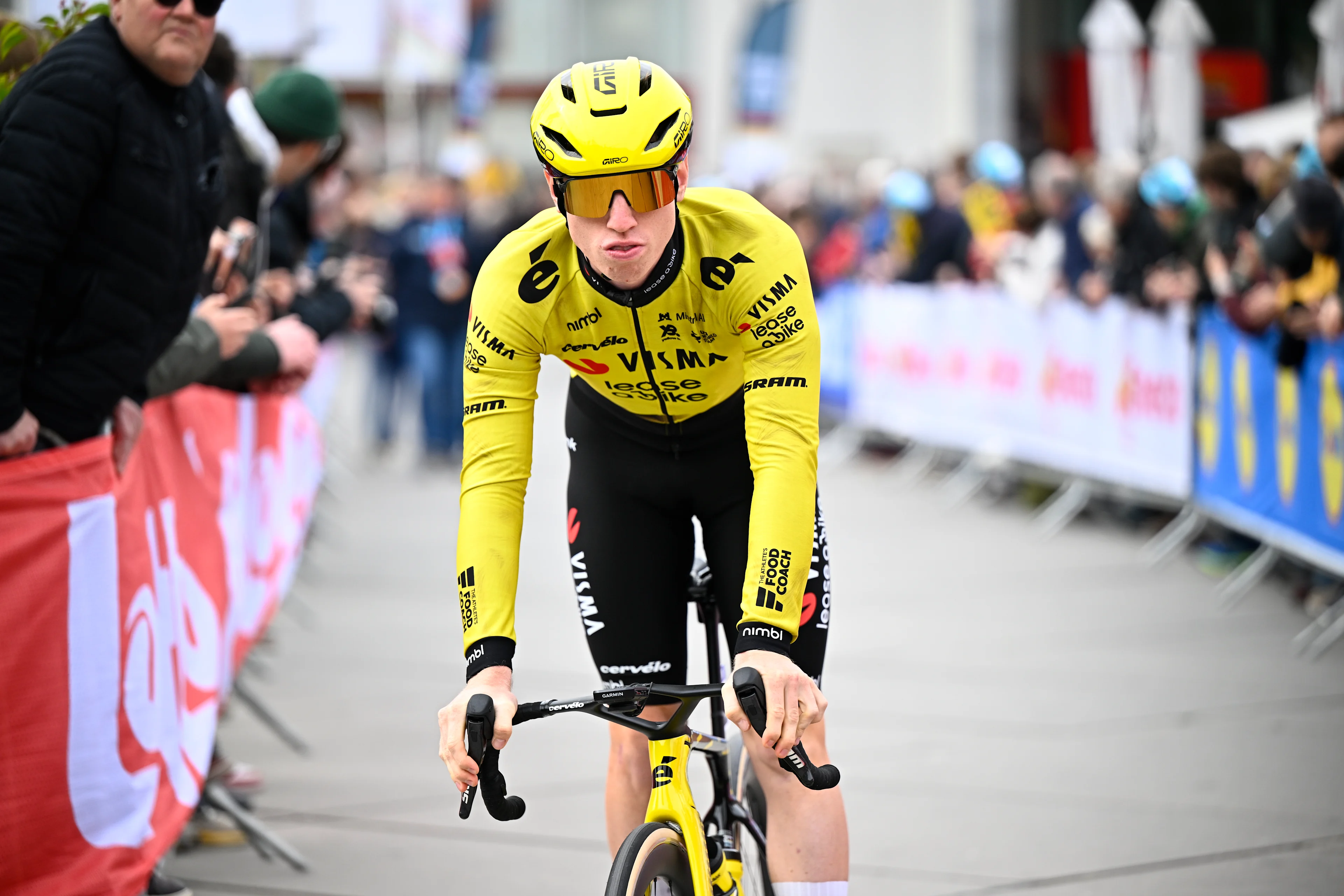 British James Matthew Brennan of Team Visma-Lease a Bike pictured at the start of the men elite race of the 'Dwars Door Vlaanderen' cycling event, 184,6km from Roeselare to Waregem, Wednesday 01 April 2026. BELGA PHOTO JASPER JACOBS