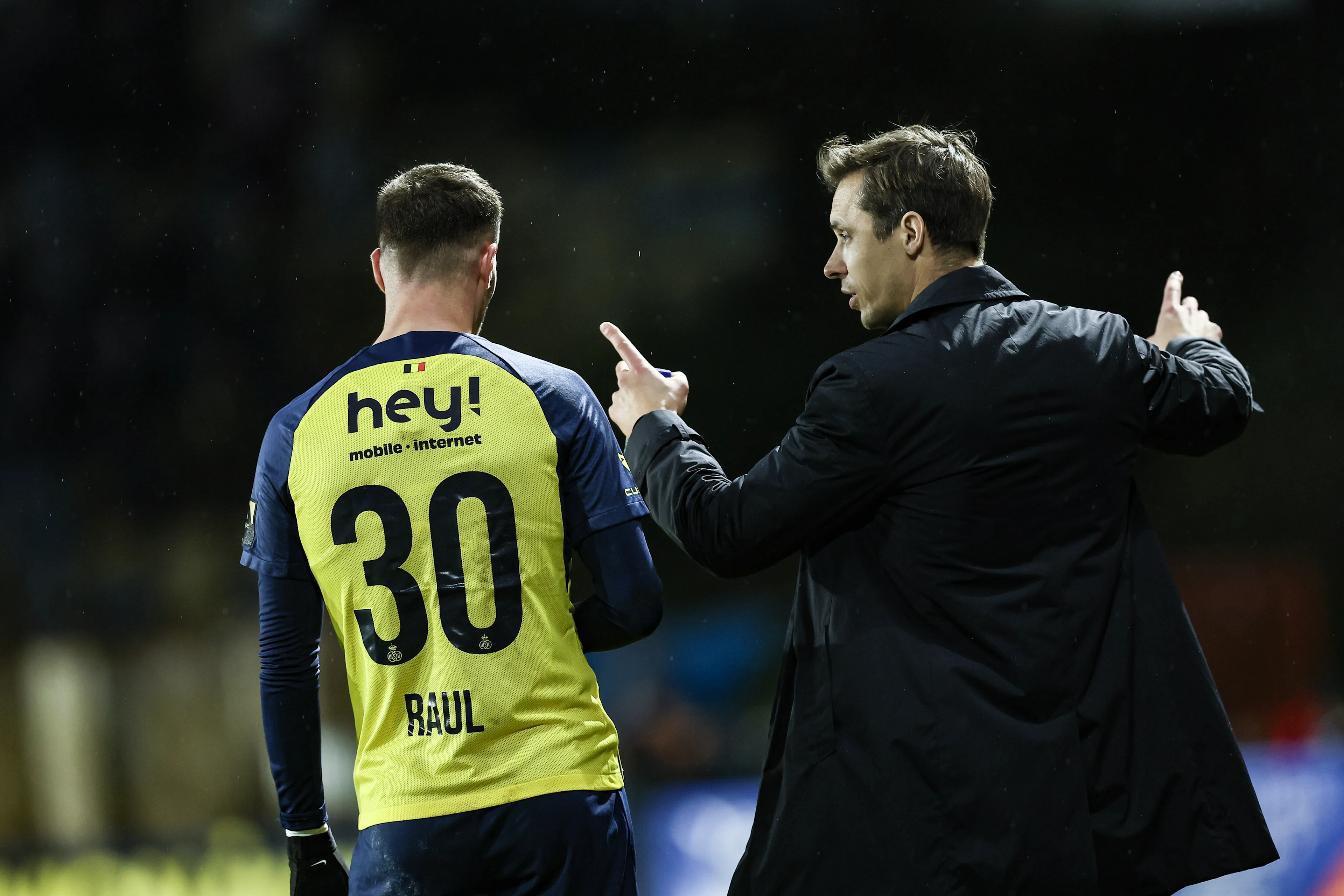 Union's Raul Florucz and Union's head coach David Hubert pictured during a soccer match between Royale Union Saint-Gilloise and KAA Gent, Saturday 06 December 2025 in Brussels, on day 17 of the 2025-2026 'Jupiler Pro League' first division of the Belgian championship. BELGA PHOTO BRUNO FAHY