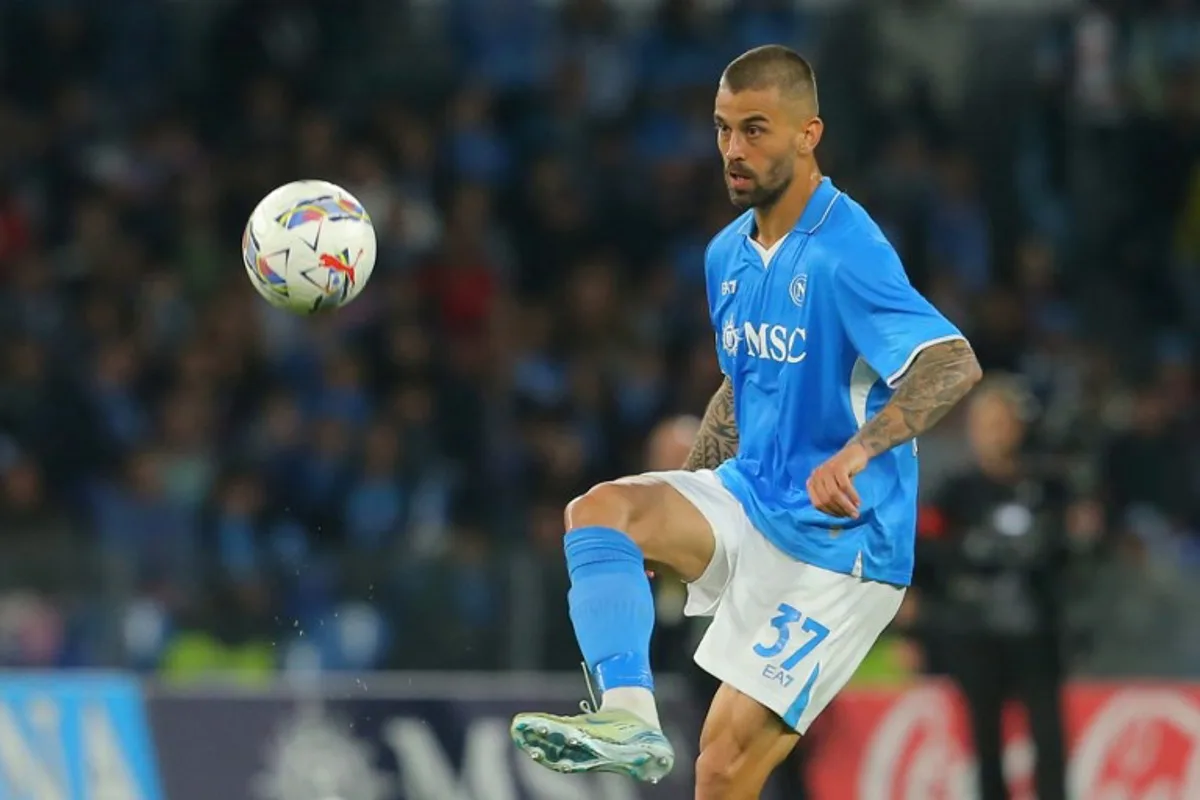 Napoli's Italian defender #37 Leonardo Spinazzola controls the ball during the Italian Serie A football match SSC Napoli against Torinoi FC at the Diego Armando Maradona Stadium, in Naples on April 27, 2025.  CARLO HERMANN / AFP