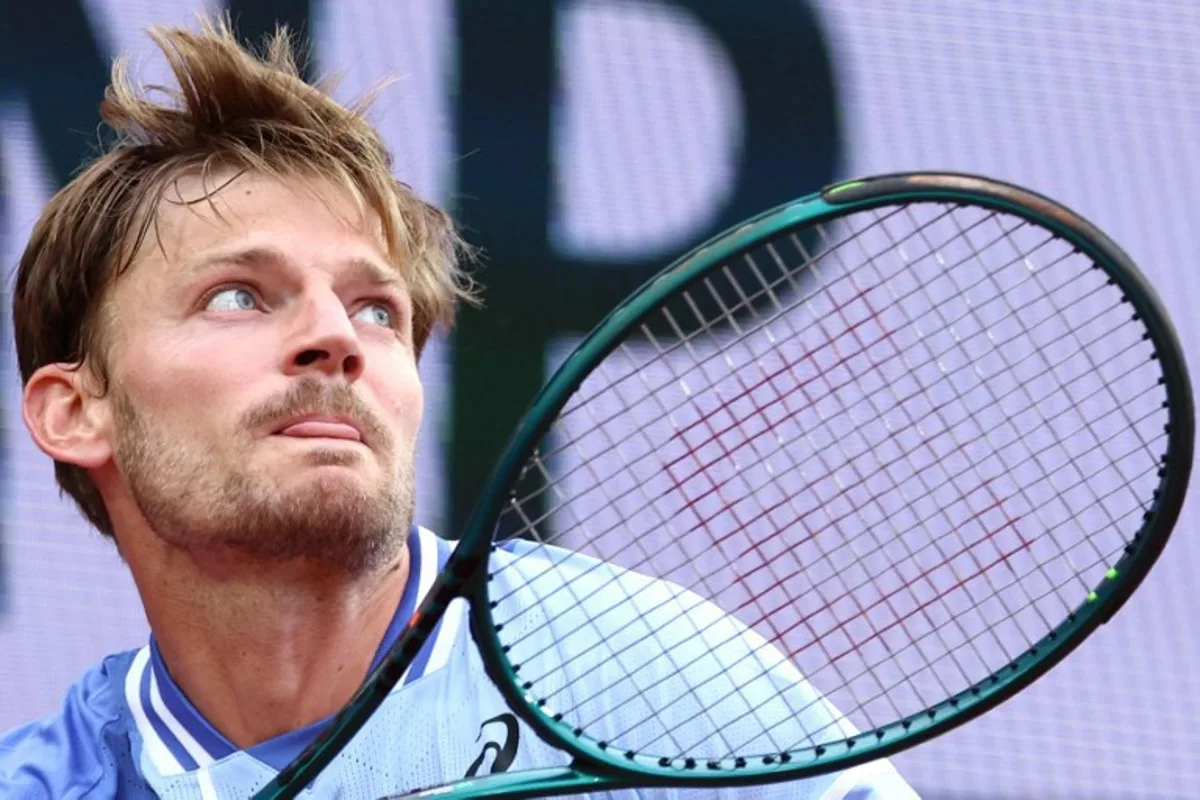 Belgium's David Goffin looks on during his men's singles match against Germany's Alexander Zverev on Court Suzanne-Lenglen on day five of the French Open tennis tournament at the Roland Garros Complex in Paris on May 30, 2024.  EMMANUEL DUNAND / AFP
