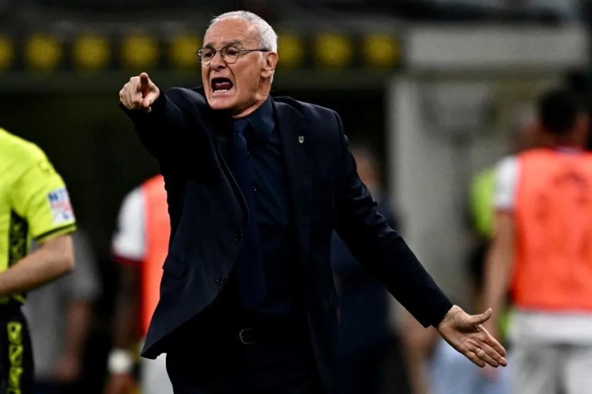 Cagliari's Italian coach Claudio Ranieri gestures during the Italian Serie A football match between Inter Milan and Cagliari at San Siro Stadium in Milan, on April 14, 2024.   GABRIEL BOUYS / AFP