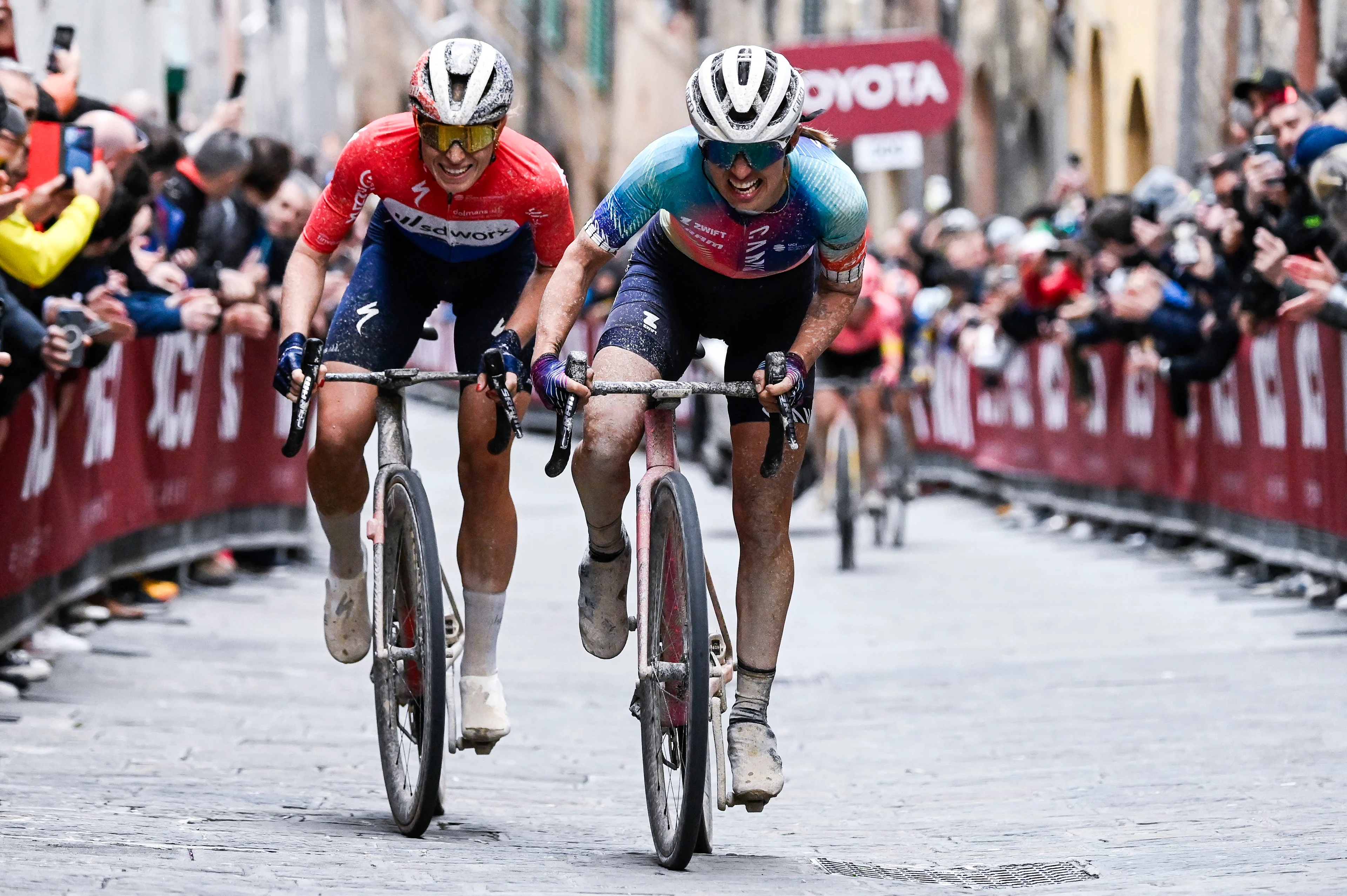 Dutch Demi Vollering of SD Worx - Protime and Polish Katarzyna Niewiadoma of Canyon-SRAM pictured in action during the women's elite race of the 'Strade Bianche' one day cycling race (137km) from and to Siena, Italy, Saturday 02 March 2024. BELGA PHOTO BERT GOYVAERTS