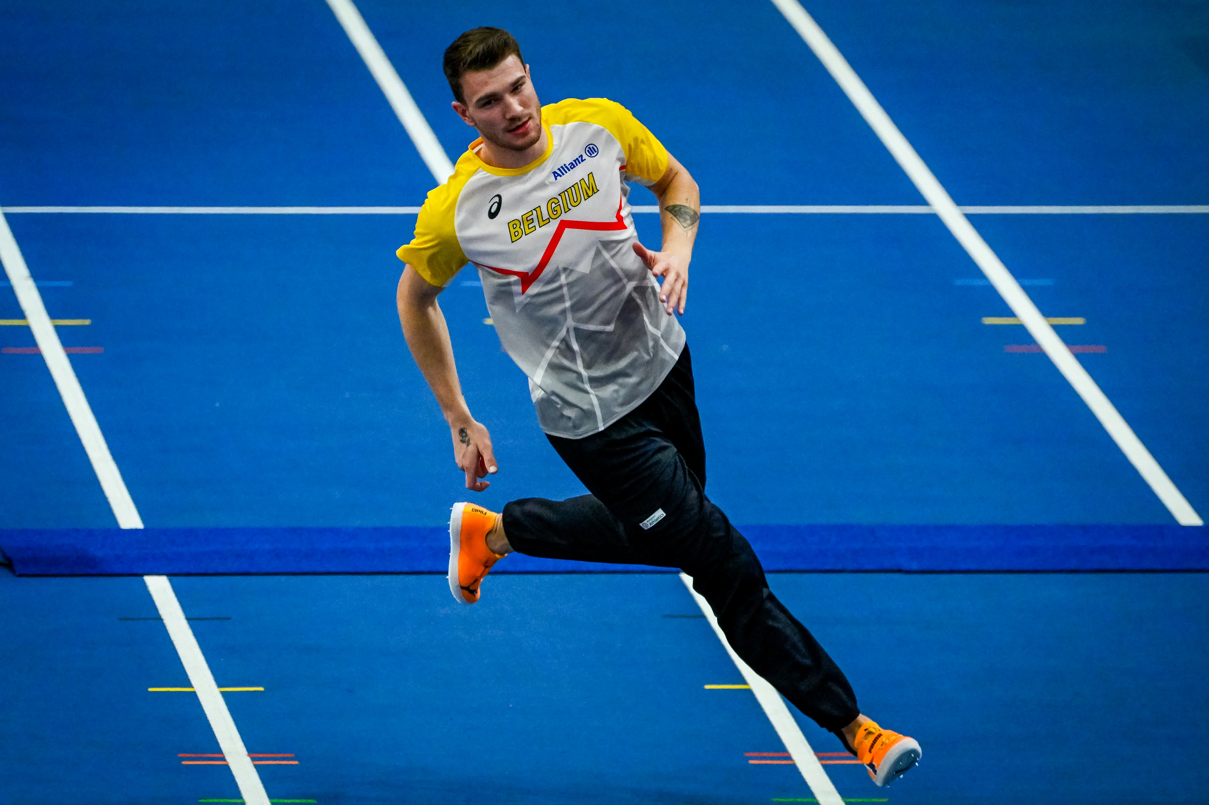 Belgian Thomas Carmoy pictured in action during the warming-up for during the European Athletics Indoor Championships, in Apeldoorn, The Netherlands, Thursday 06 March 2025. The championships take place from 6 to 9 March. BELGA PHOTO ERIC LALMAND