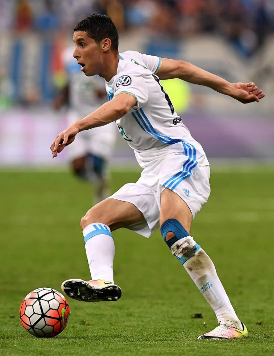 Marseille's Moroccan midfielder Abdelaziz Barrada controls the ball during the French Cup final football match between Marseille (OM) and Paris Saint-Germain (PSG) on May 21, 2016 at the Stade de France in Saint-Denis, north of Paris.  FRANCK FIFE / AFP