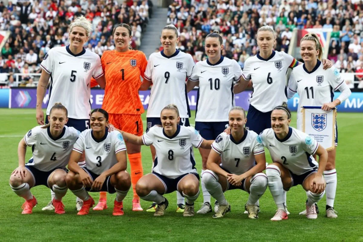 (front row from L to R) England's midfielder #04 Keira Walsh, England's defender #03 Jessica Carter, England's midfielder #08 Georgia Stanway, England's striker #07 Beth Mead, England's defender #02 Lucy Bronze (back row from L to R) England's defender #05 Millie Bright, England's goalkeeper #01 Mary Earps, England's striker #09 Alessia Russo, England's midfielder #10 Ella Toone, England's midfielder #06 Leah Williamson, England's striker #11 Lauren Hemp pose for team photo during the UEFA Women's Euro 2025 League A Group 3 qualifying football match between England and France at St James' Park stadium in Newcastle, northern England, on May 31, 2024.  Darren Staples / AFP