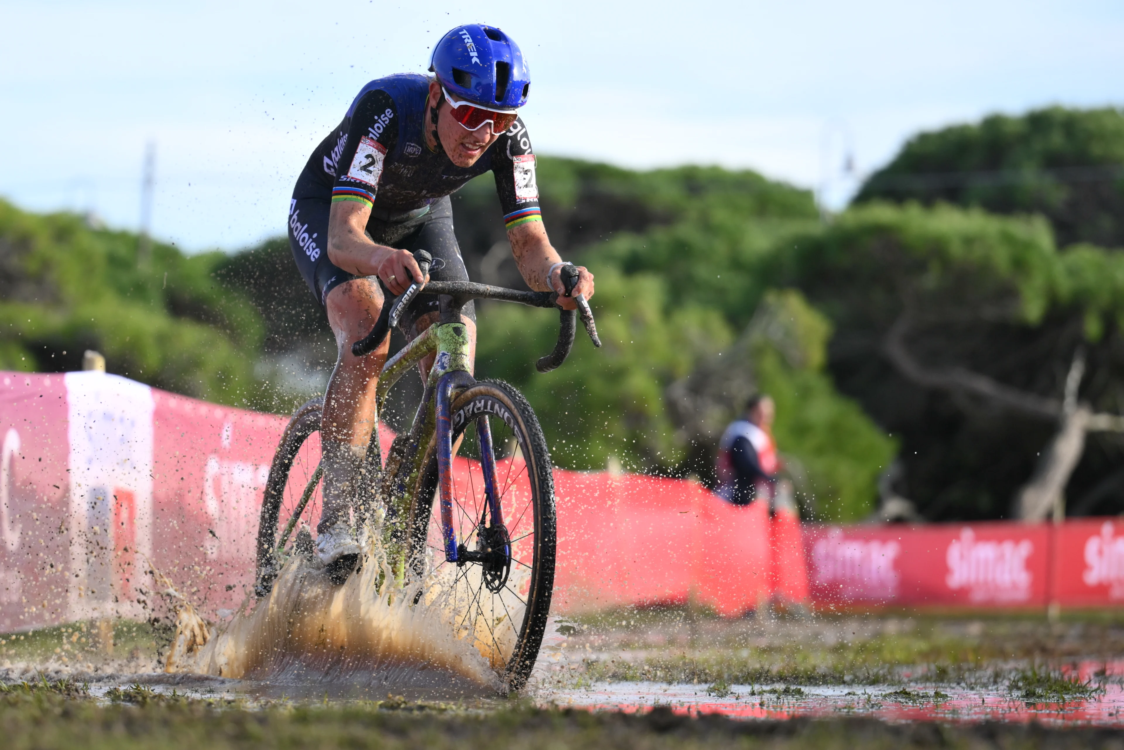 Dutch Lucinda Brand pictured in action during the women's elite race of the Cyclocross World Cup, in Terralba, Sardinia, Italy, Sunday 07 December 2025, stage 3 (out of 12) in the World Cup of the 2026-2027 season. BELGA PHOTO DAVID PINTENS