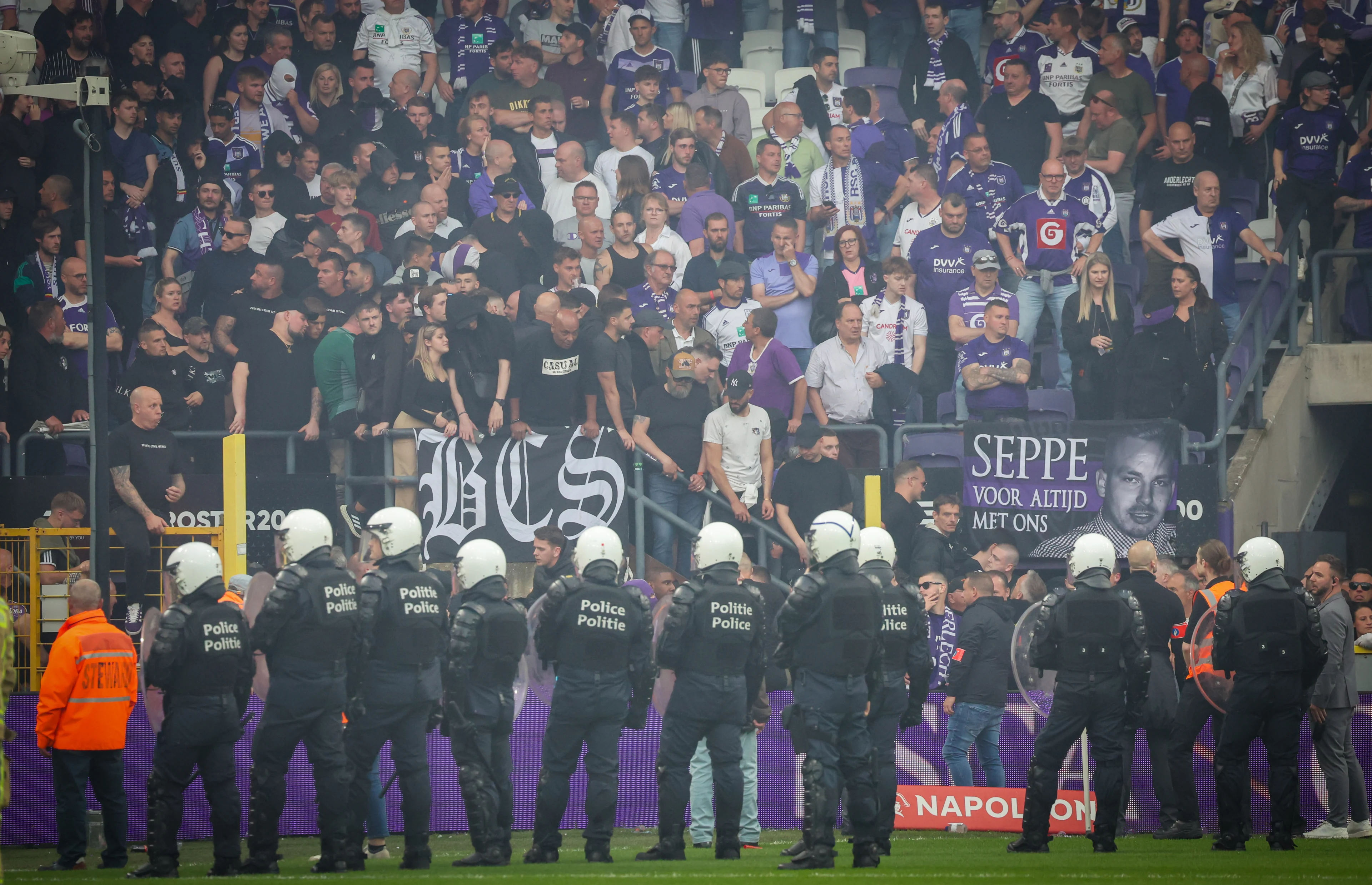 Belgian fans and supporters pictured during a soccer match between RSC Anderlecht and Club Brugge, Sunday 19 May 2024 in Brussels, on day 9 (out of 10) of the Champions' Play-offs of the 2023-2024 'Jupiler Pro League' first division of the Belgian championship. At the start of the game, Rsca and Club Brugge lead the ranking with the same points. BELGA PHOTO VIRGINIE LEFOUR