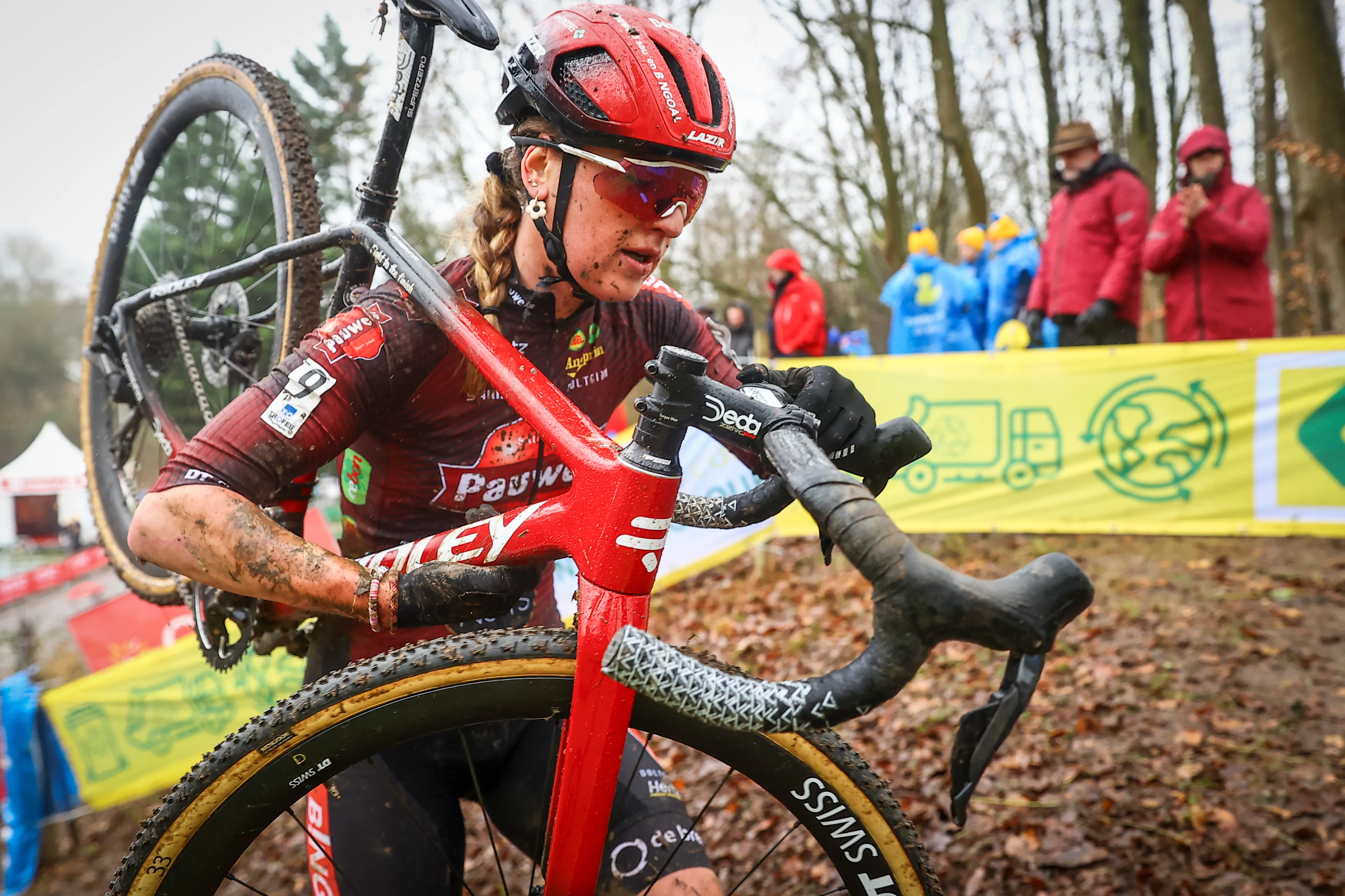 Dutch Denise Betsema pictured in action during the women elite race of the 'Brussels Universities' cyclocross cycling event, stage 8/8 in the 'X20 Badkamers Trofee' competition, Sunday 18 February 2024 in Brussels, Belgium. BELGA PHOTO DAVID PINTENS