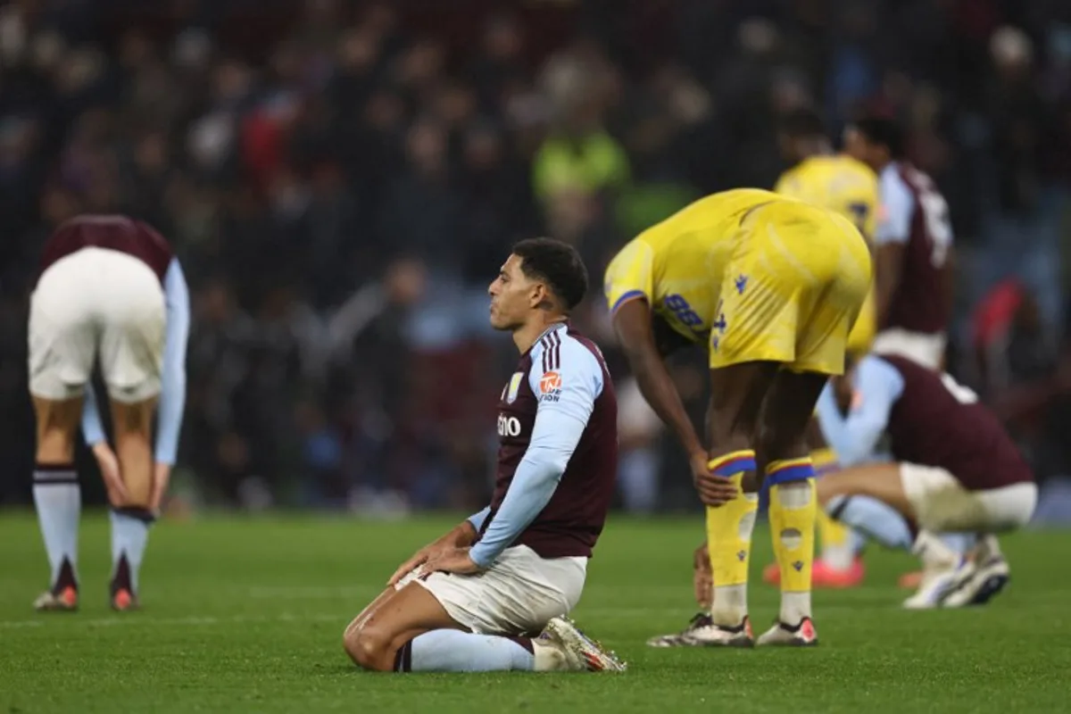 Aston Villa's Brazilian defender #03 Diego Carlos (C) reacts on the final whistle in the English Premier League football match between Aston Villa and Crystal Palace at Villa Park in Birmingham, central England on November 23, 2024. The game finished 2-2. Darren Staples / AFP