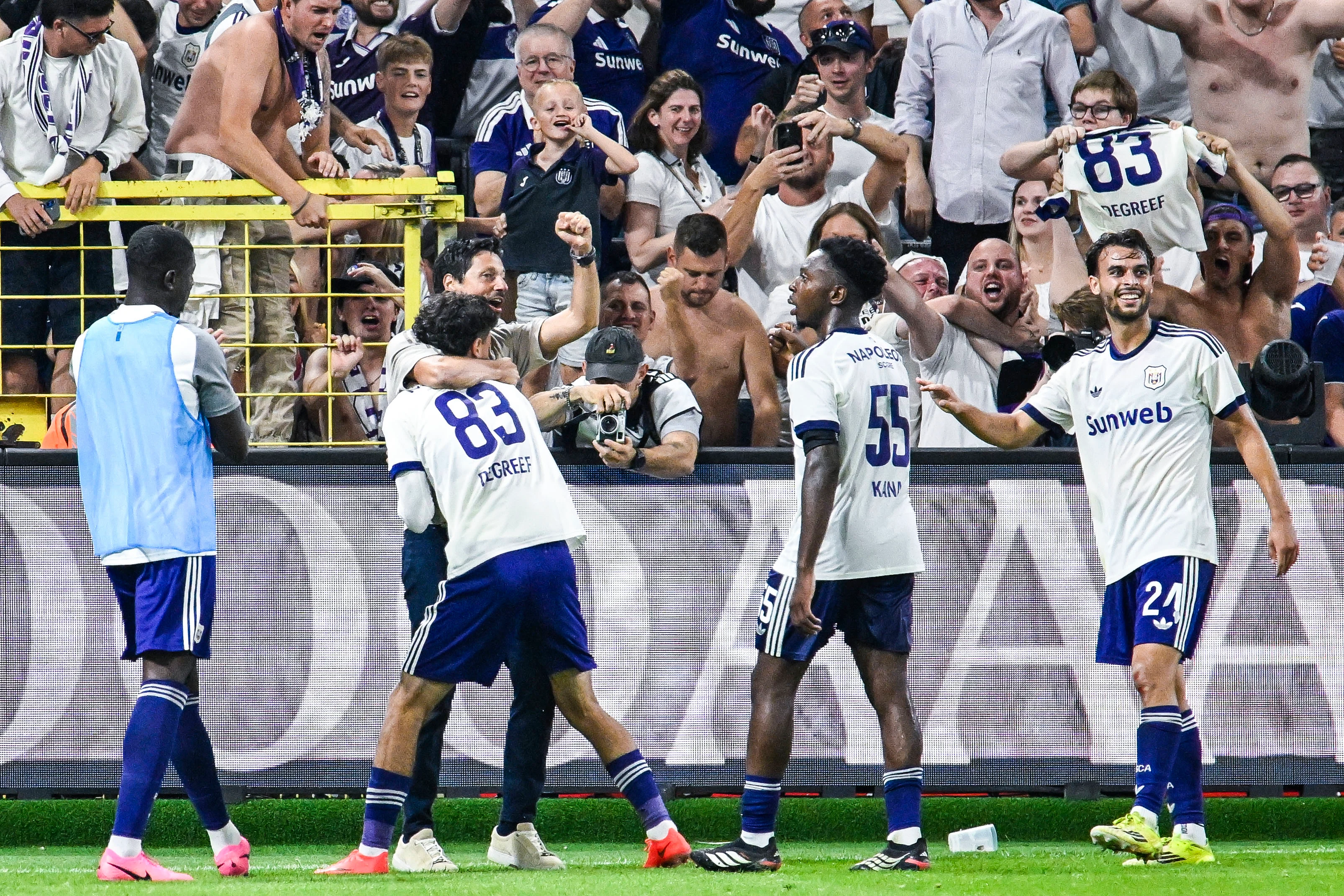 Anderlecht's head coach Vitor Bruno and Anderlecht's Tristan Degreef celebrate after scoring during a soccer game between Belgian RSC Anderlecht and Swedish Hammarby IF, Thursday 30 July 2026 in Brussels, the return leg of the second qualifying round for the UEFA Europa League. The first leg ended in a 1-1 draw. BELGA PHOTO TOM GOYVAERTS