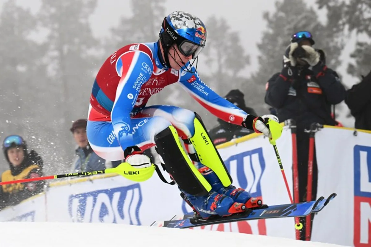 Clement Noel of France competes during the first run of the men's slalom event during the FIS Alpine Skiing World Cup in Levi, Finland on November 17, 2024.  Jussi Nukari / LEHTIKUVA / AFP