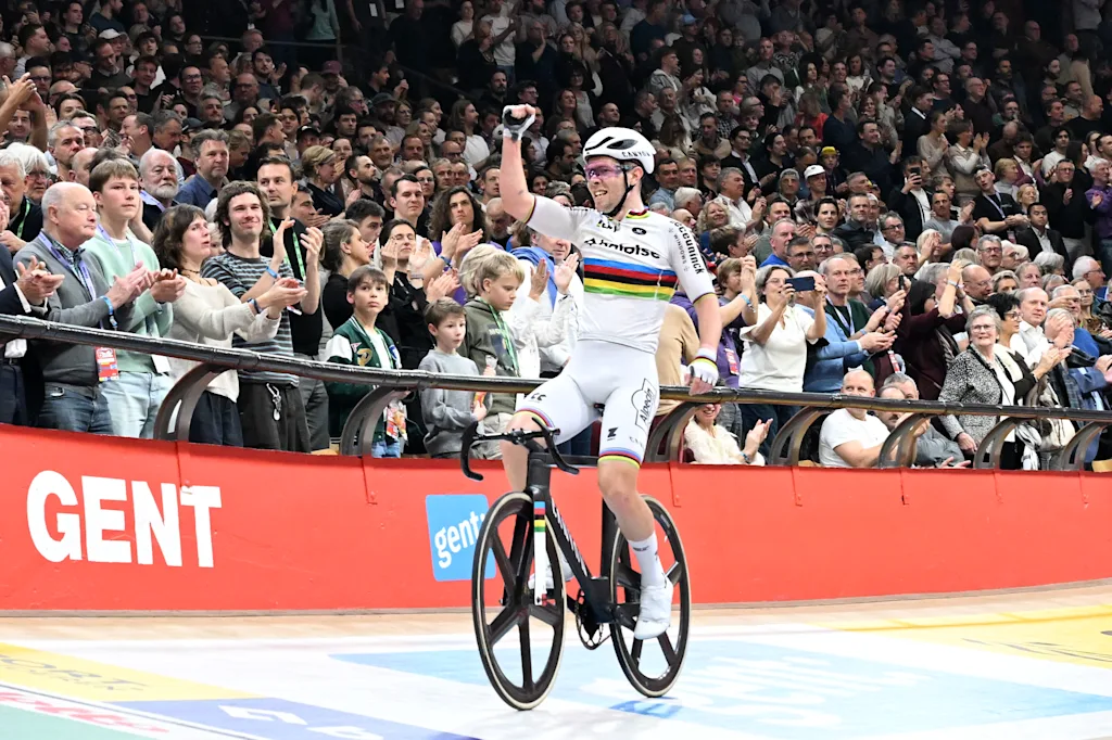 Belgian Fabio Van Den Bossche celebrates after winning the last day of the Zesdaagse Vlaanderen-Gent six-day indoor track cycling event at the indoor cycling arena 't Kuipke, Sunday 23 November 2025, in Gent. BELGA PHOTO MAARTEN STRAETEMANS