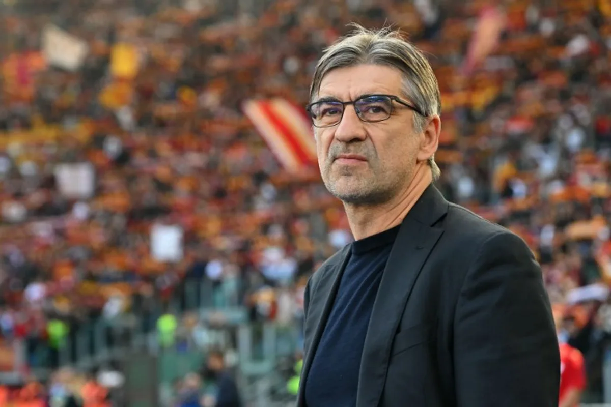 Roma's headcoach Ivan Juric looks on before the Italian Serie A football match between AS Roma and Bologna FC at the Olympic Stadium in Rome on November 10, 2024.  Andreas SOLARO / AFP