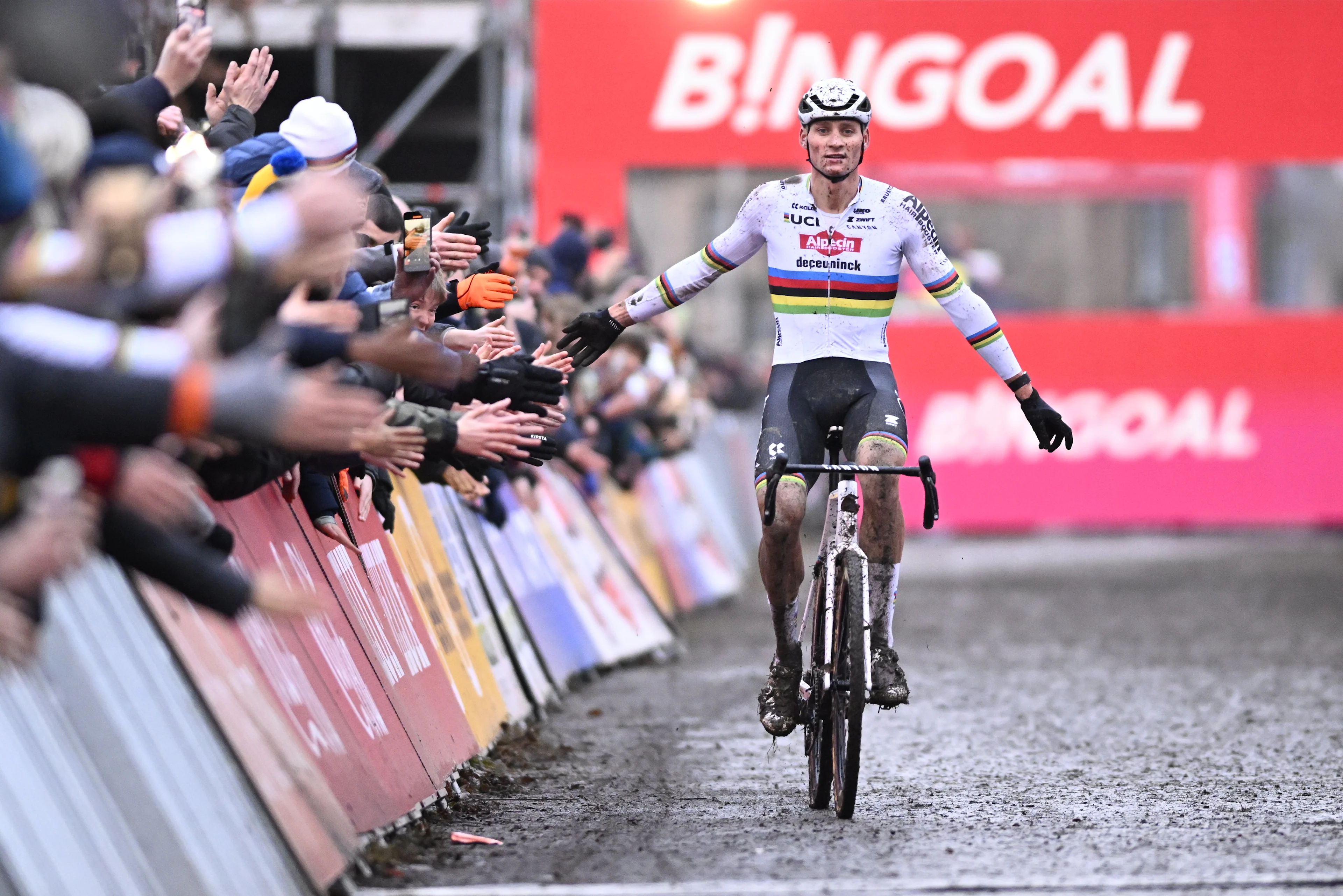 Dutch Mathieu Van Der Poel pictured in action during the men's elite race of the World Cup cyclocross cycling event in Gavere on Thursday 26 December 2024, stage 7 (out of 12) of the UCI World Cup competition. BELGA PHOTO JASPER JACOBS